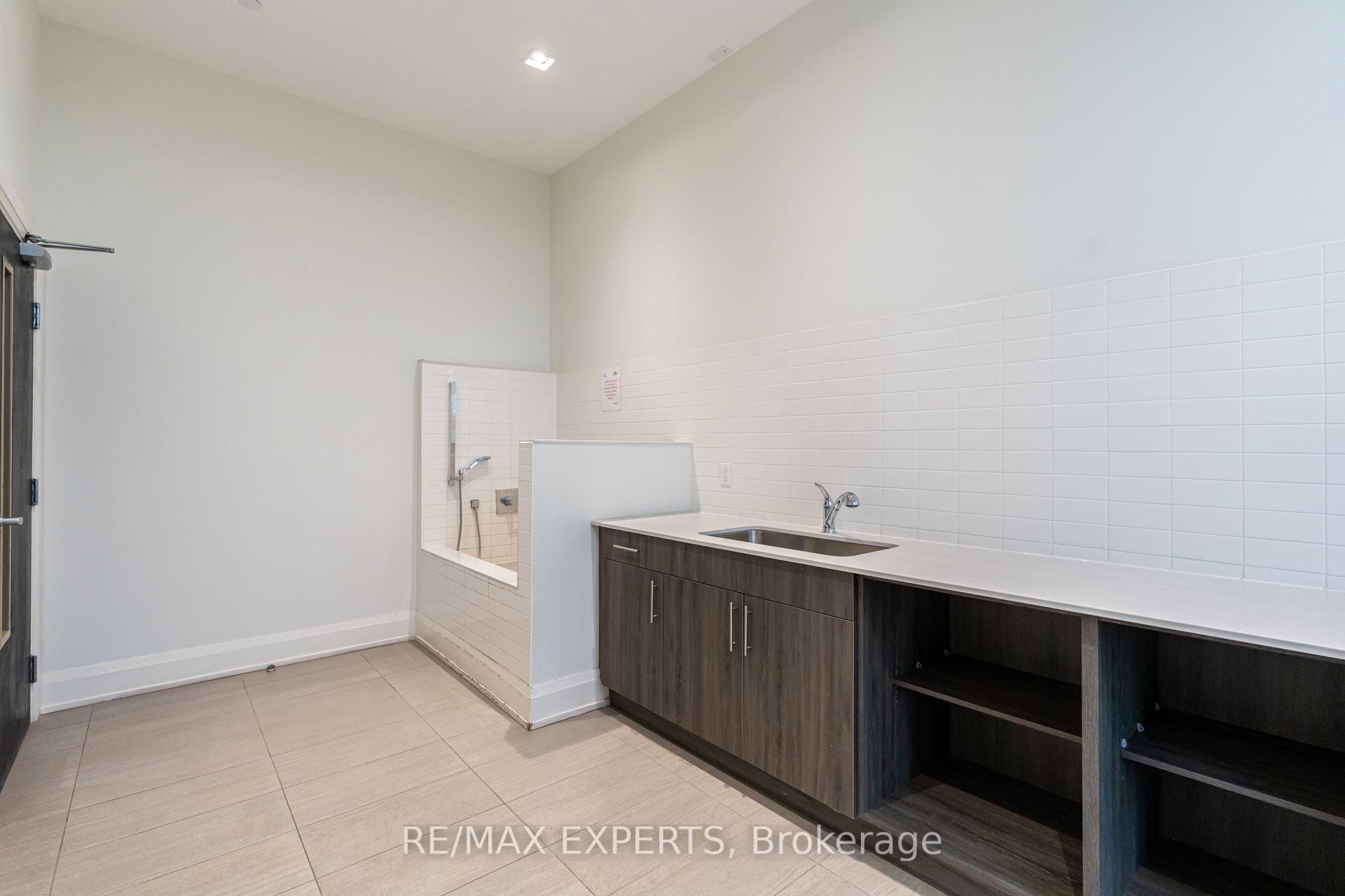 Photo 24 of Unit 121, 555 William Graham Drive, Aurora, Rural Aurora — HOMEH