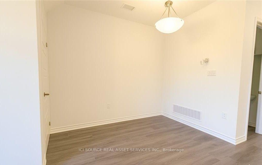Photo 4 of 933 Amand Drive, Kitchener, Rosenburg — HOMEH
