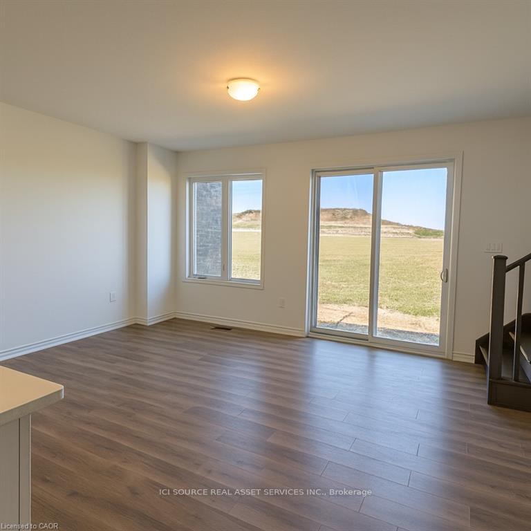 Photo 7 of 933 Amand Drive, Kitchener, Rosenburg — HOMEH