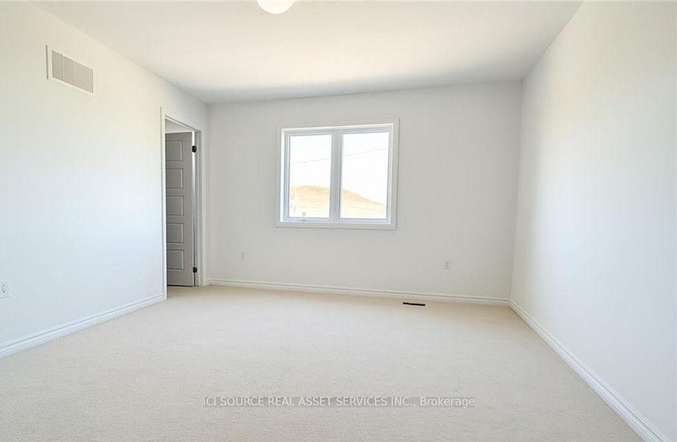 Photo 9 of 933 Amand Drive, Kitchener, Rosenburg — HOMEH