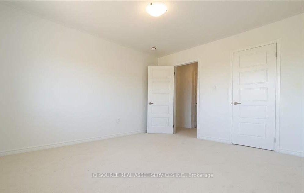 Photo 10 of 933 Amand Drive, Kitchener, Rosenburg — HOMEH
