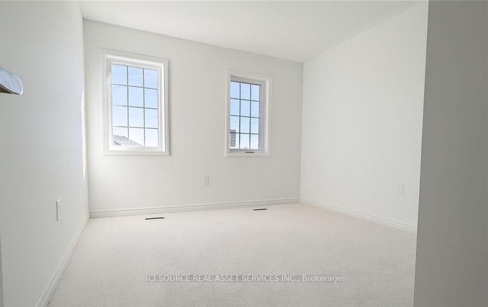 Photo 15 of 933 Amand Drive, Kitchener, Rosenburg — HOMEH