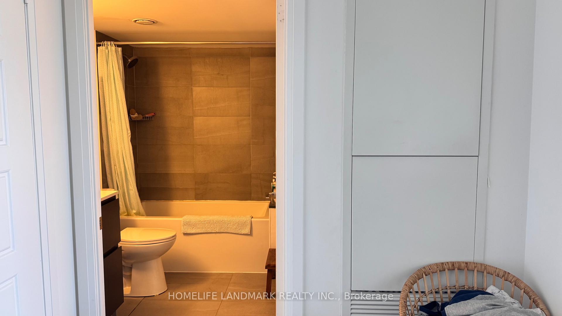 Photo 7 of Unit 1201, 15 Water Walk Drive, Markham, Unionville — HOMEH