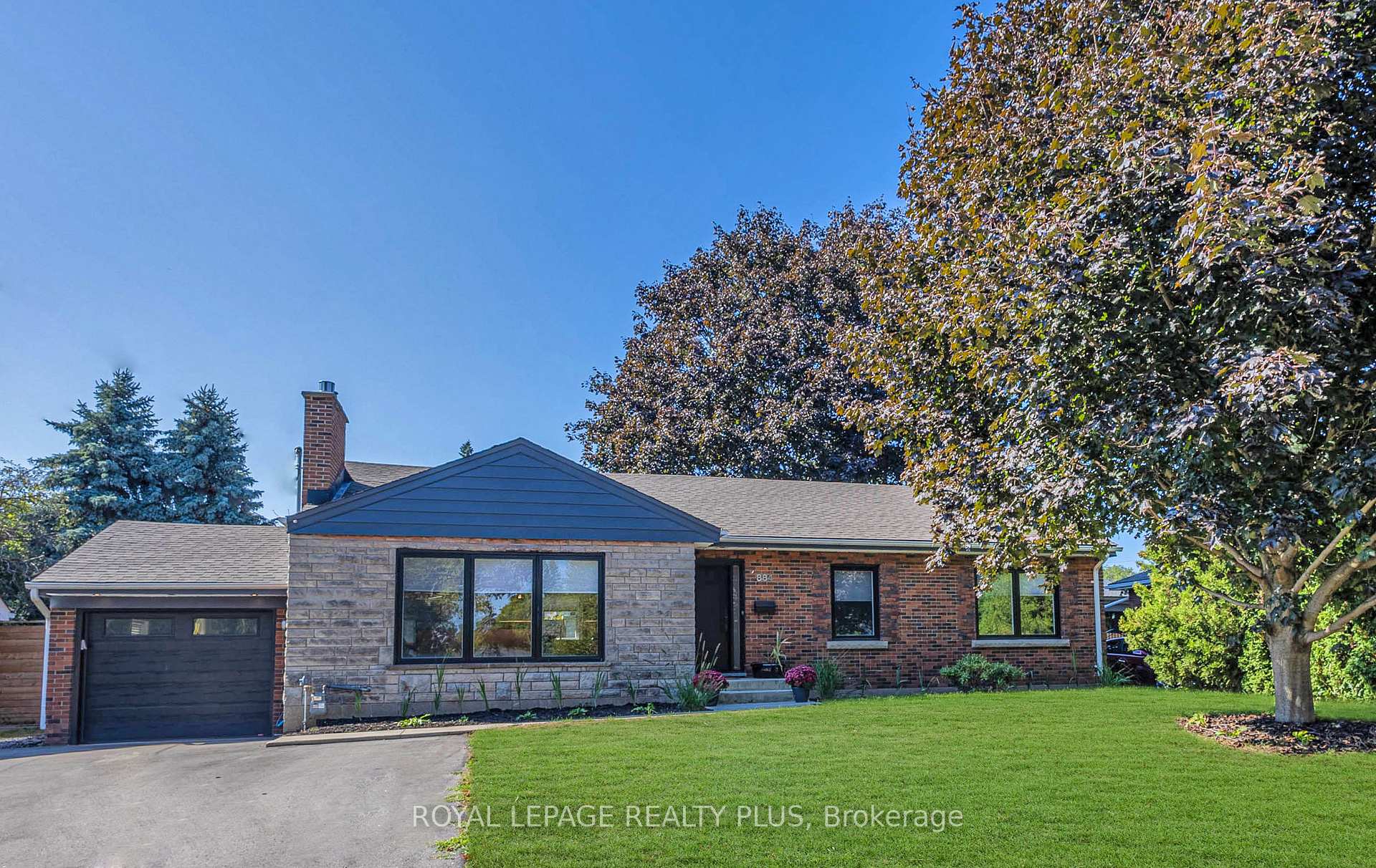 Photo 1 of 884 Eagle Drive, Burlington, LaSalle — HOMEH