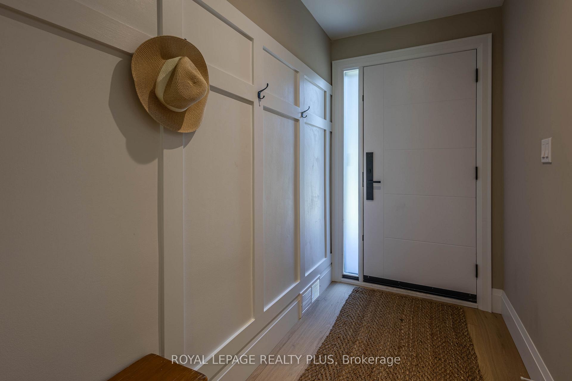 Photo 19 of 884 Eagle Drive, Burlington, LaSalle — HOMEH