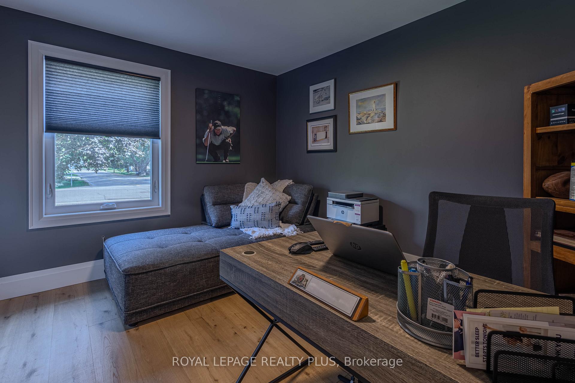Photo 23 of 884 Eagle Drive, Burlington, LaSalle — HOMEH
