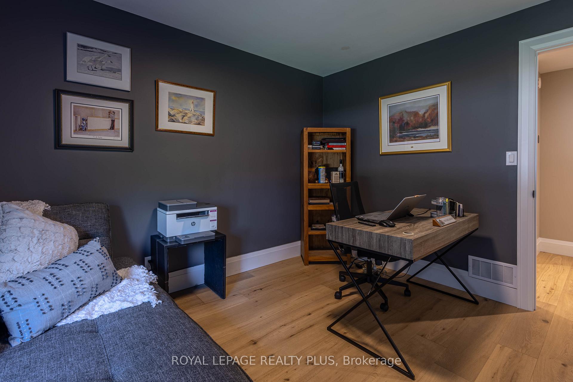 Photo 24 of 884 Eagle Drive, Burlington, LaSalle — HOMEH
