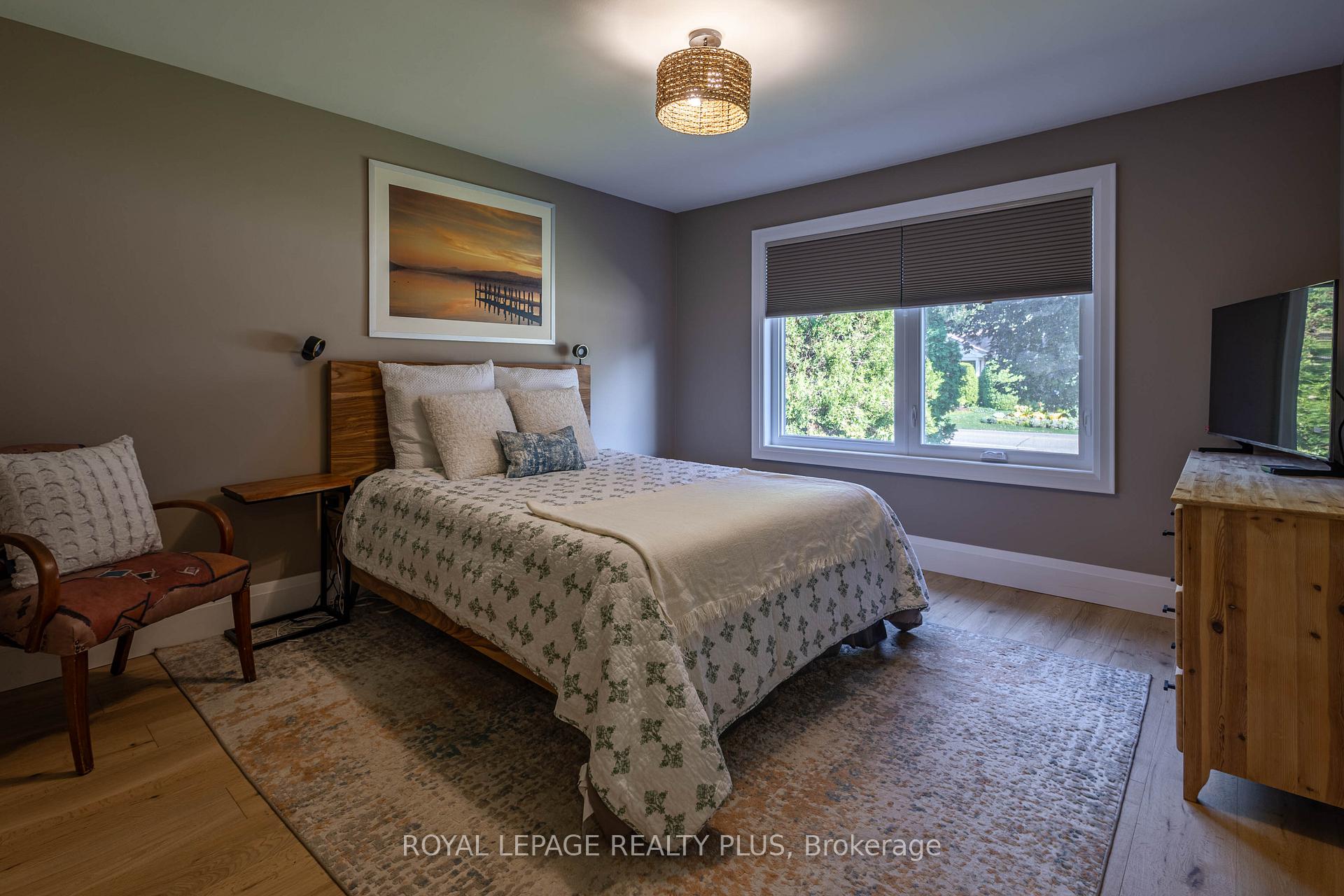 Photo 25 of 884 Eagle Drive, Burlington, LaSalle — HOMEH
