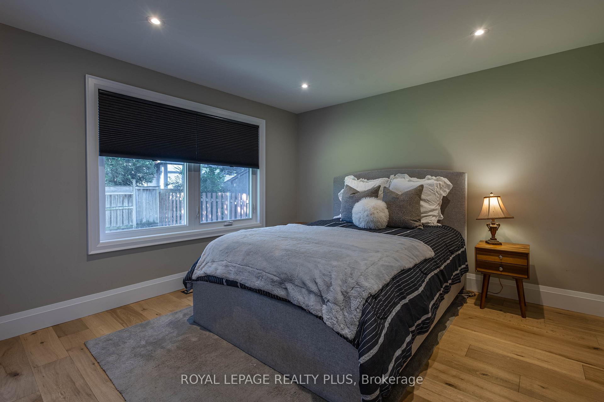 Photo 27 of 884 Eagle Drive, Burlington, LaSalle — HOMEH