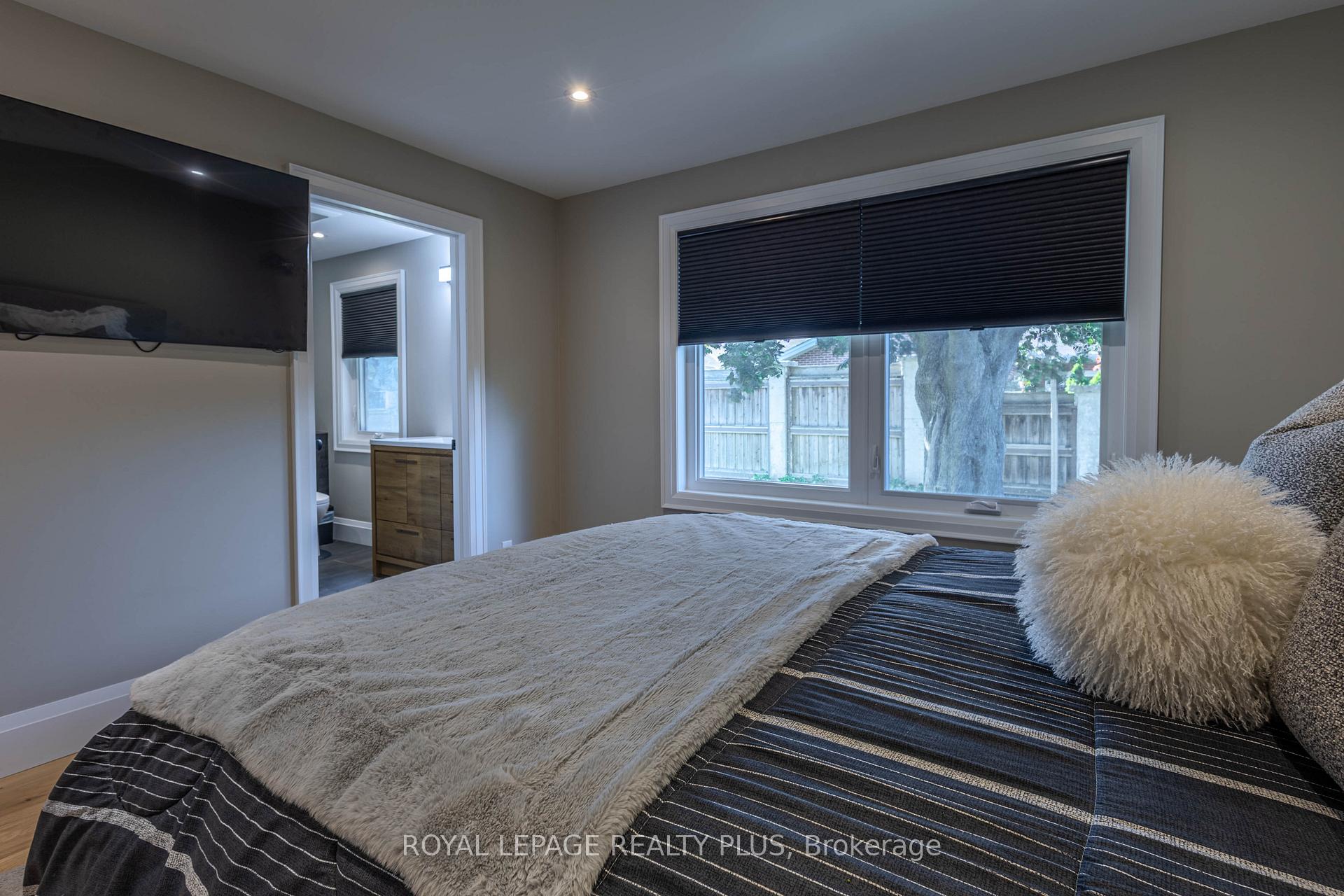 Photo 28 of 884 Eagle Drive, Burlington, LaSalle — HOMEH
