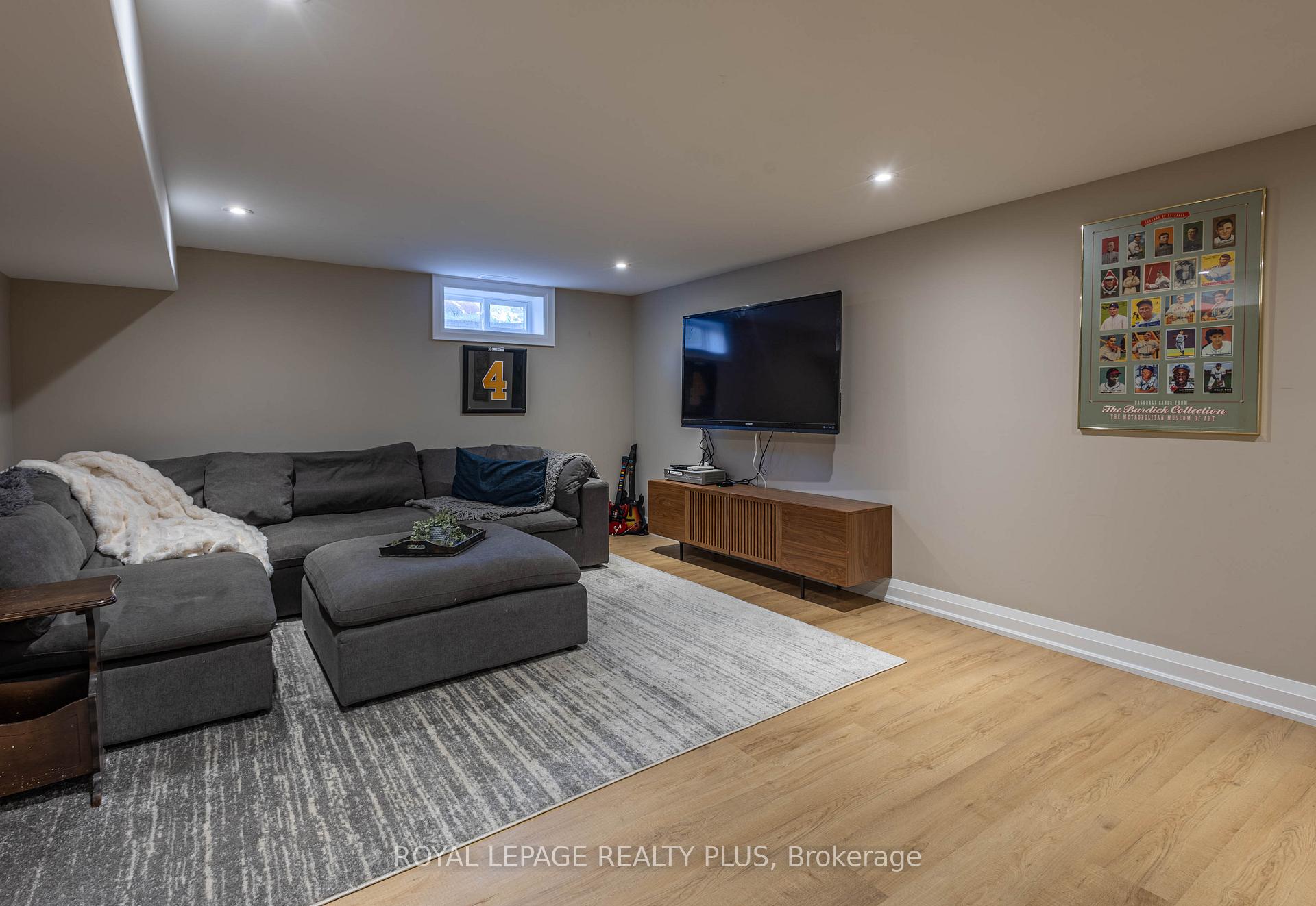 Photo 39 of 884 Eagle Drive, Burlington, LaSalle — HOMEH