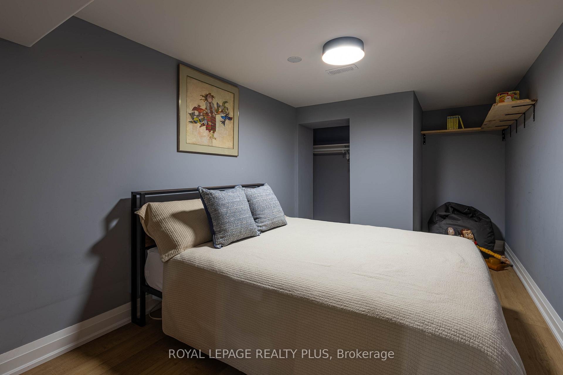 Photo 45 of 884 Eagle Drive, Burlington, LaSalle — HOMEH