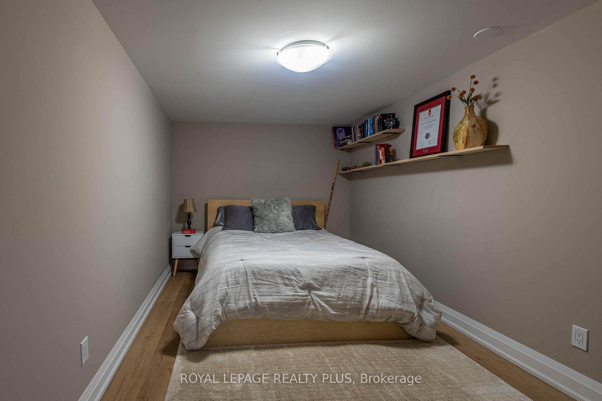 Photo 47 of 884 Eagle Drive, Burlington, LaSalle — HOMEH