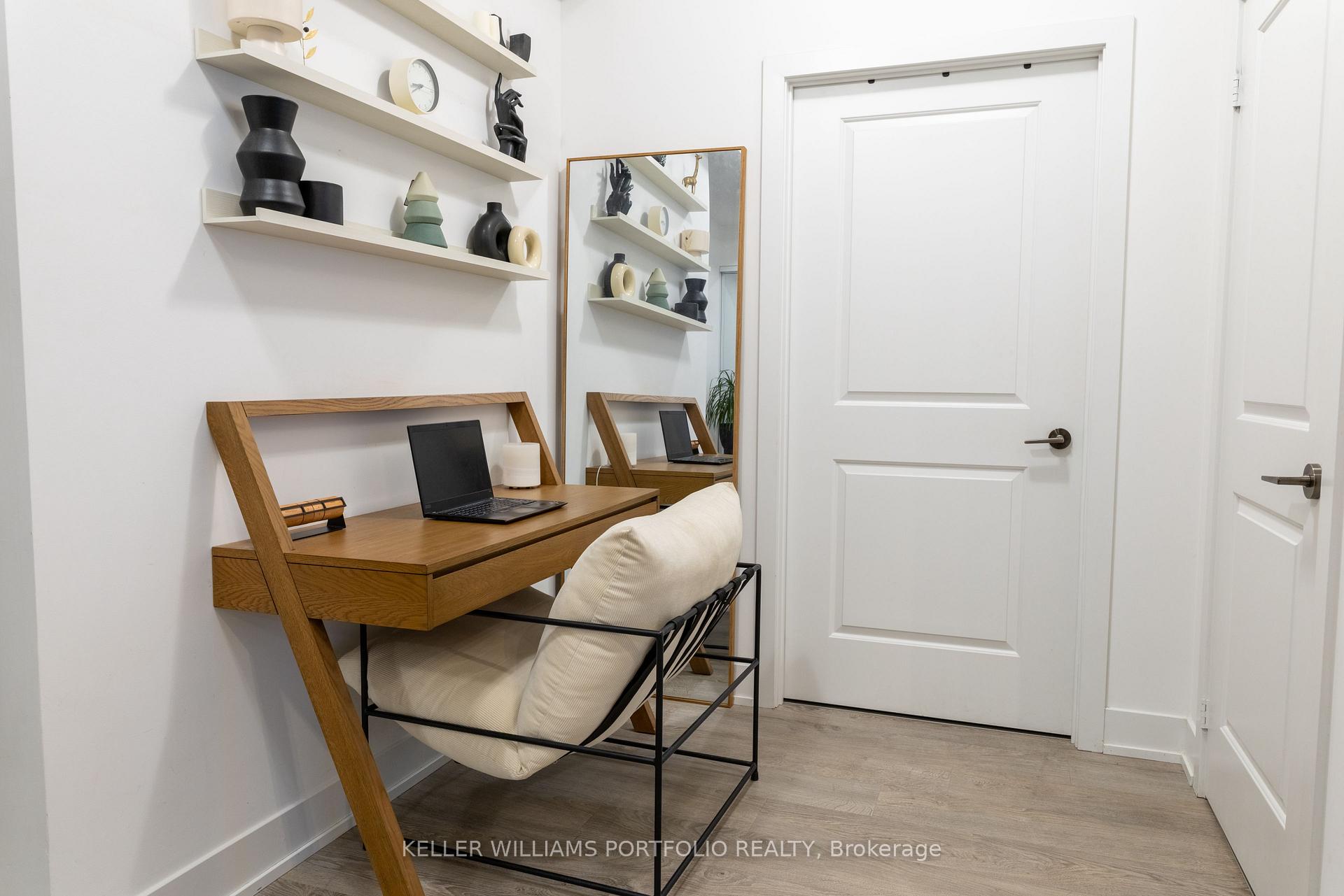 Photo 7 of Unit 706, 11 Lillian Street, Toronto, Mount Pleasant West — HOMEH
