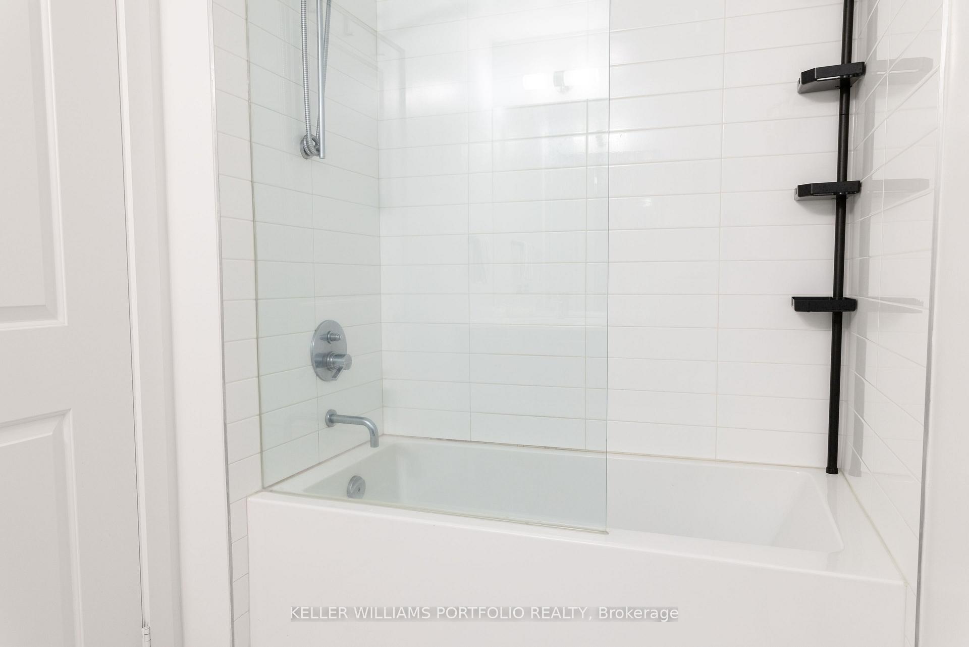 Photo 10 of Unit 706, 11 Lillian Street, Toronto, Mount Pleasant West — HOMEH