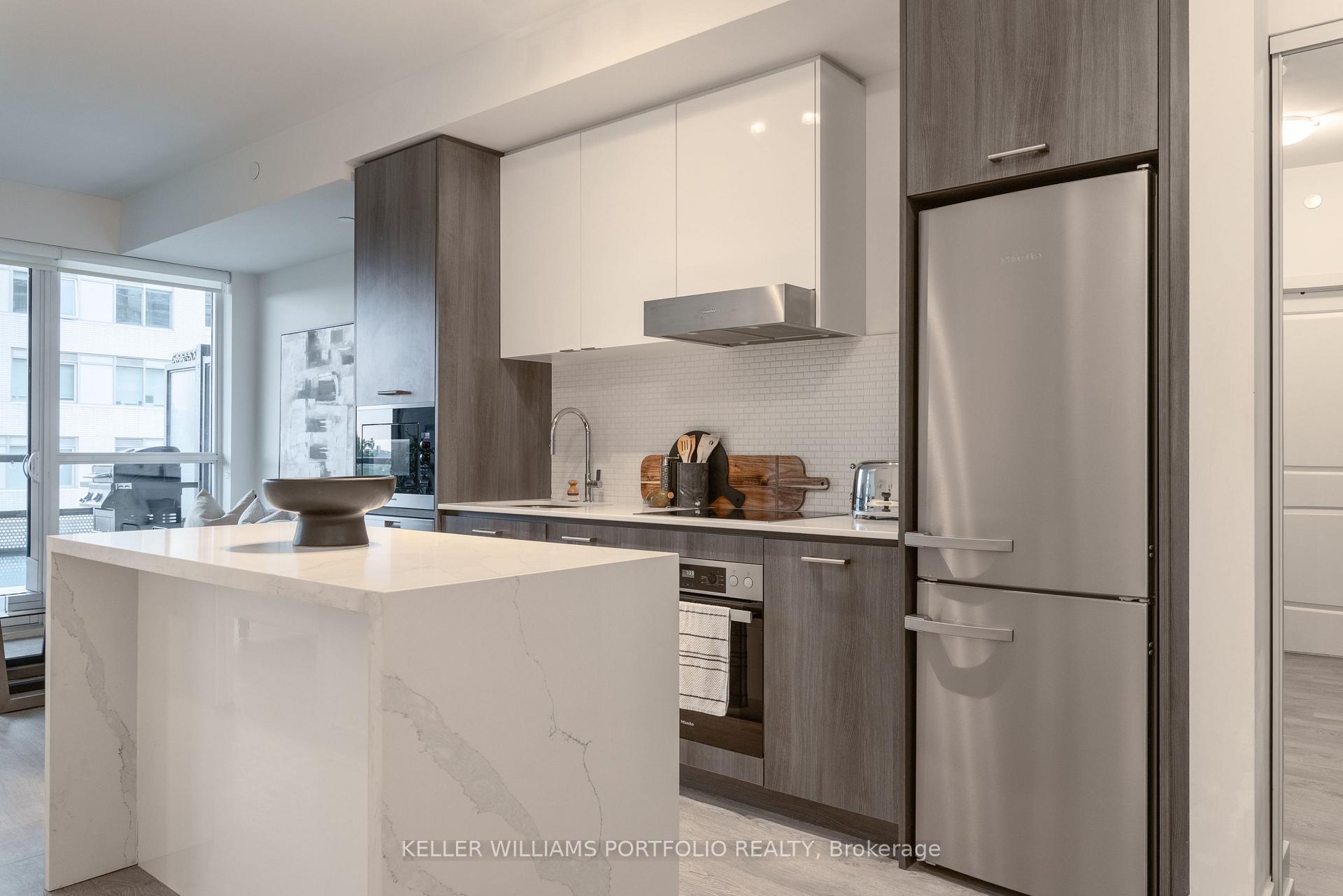 Photo 11 of Unit 706, 11 Lillian Street, Toronto, Mount Pleasant West — HOMEH