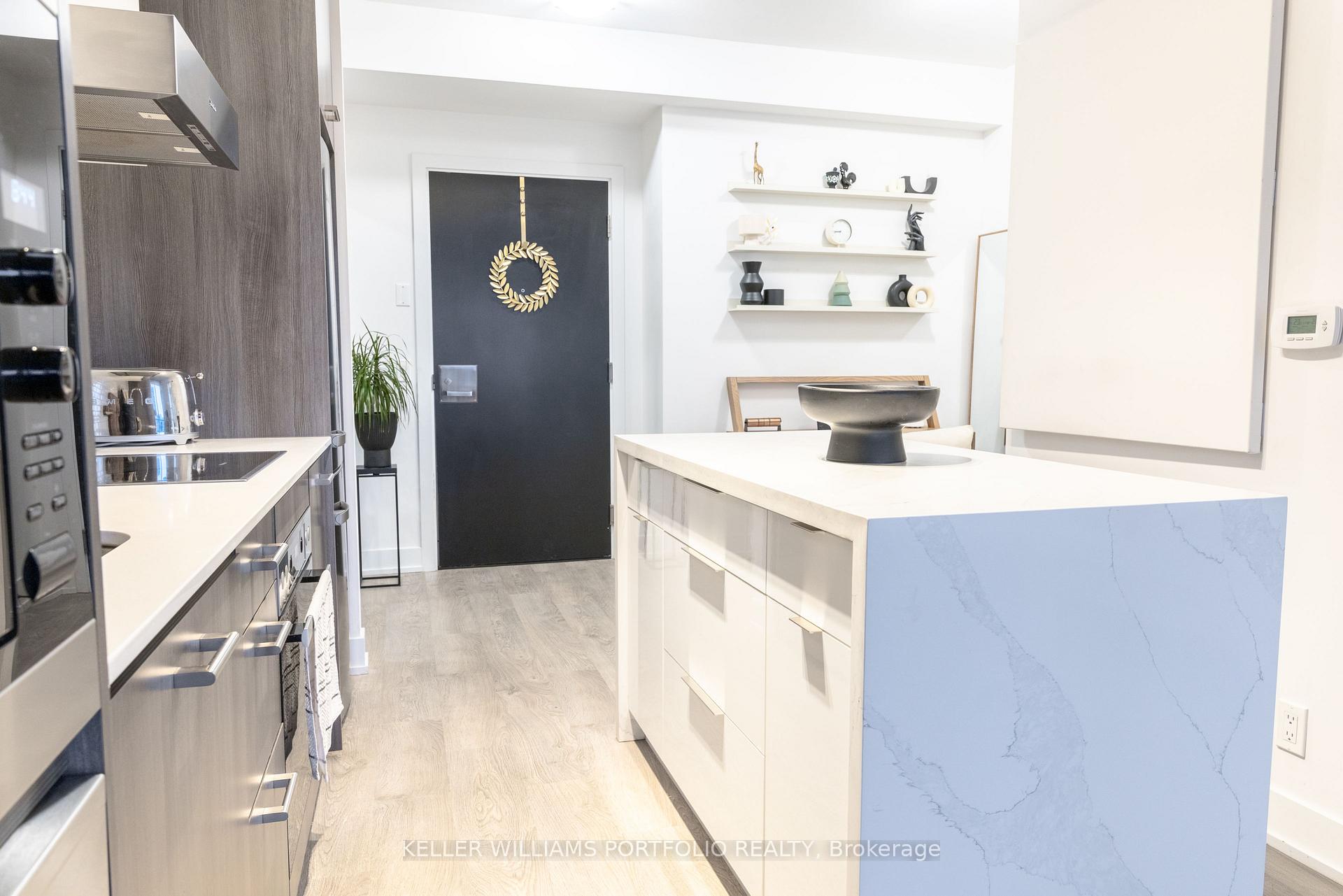 Photo 16 of Unit 706, 11 Lillian Street, Toronto, Mount Pleasant West — HOMEH
