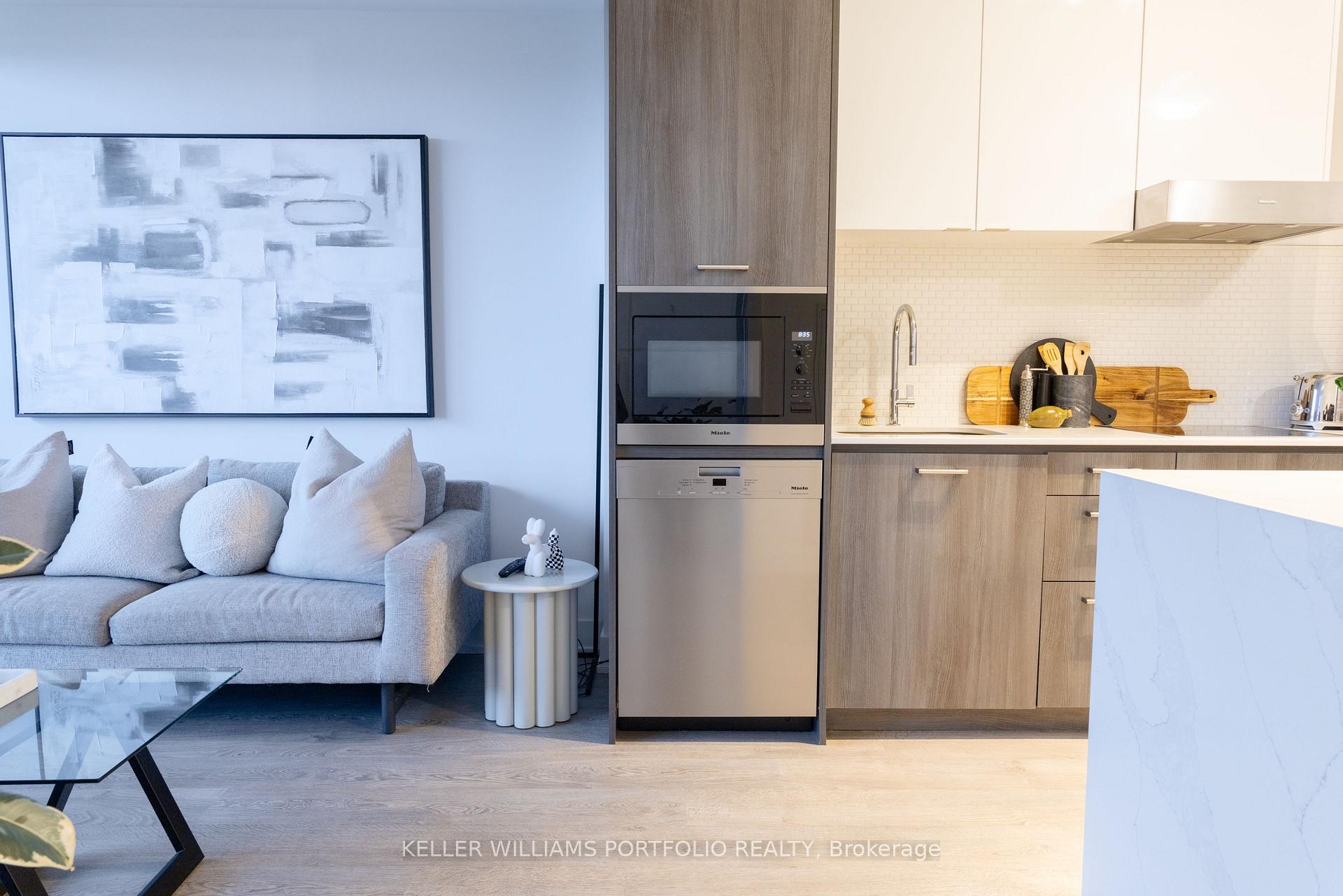 Photo 17 of Unit 706, 11 Lillian Street, Toronto, Mount Pleasant West — HOMEH