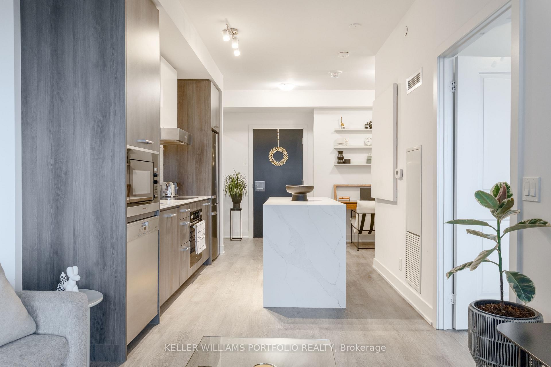 Photo 19 of Unit 706, 11 Lillian Street, Toronto, Mount Pleasant West — HOMEH