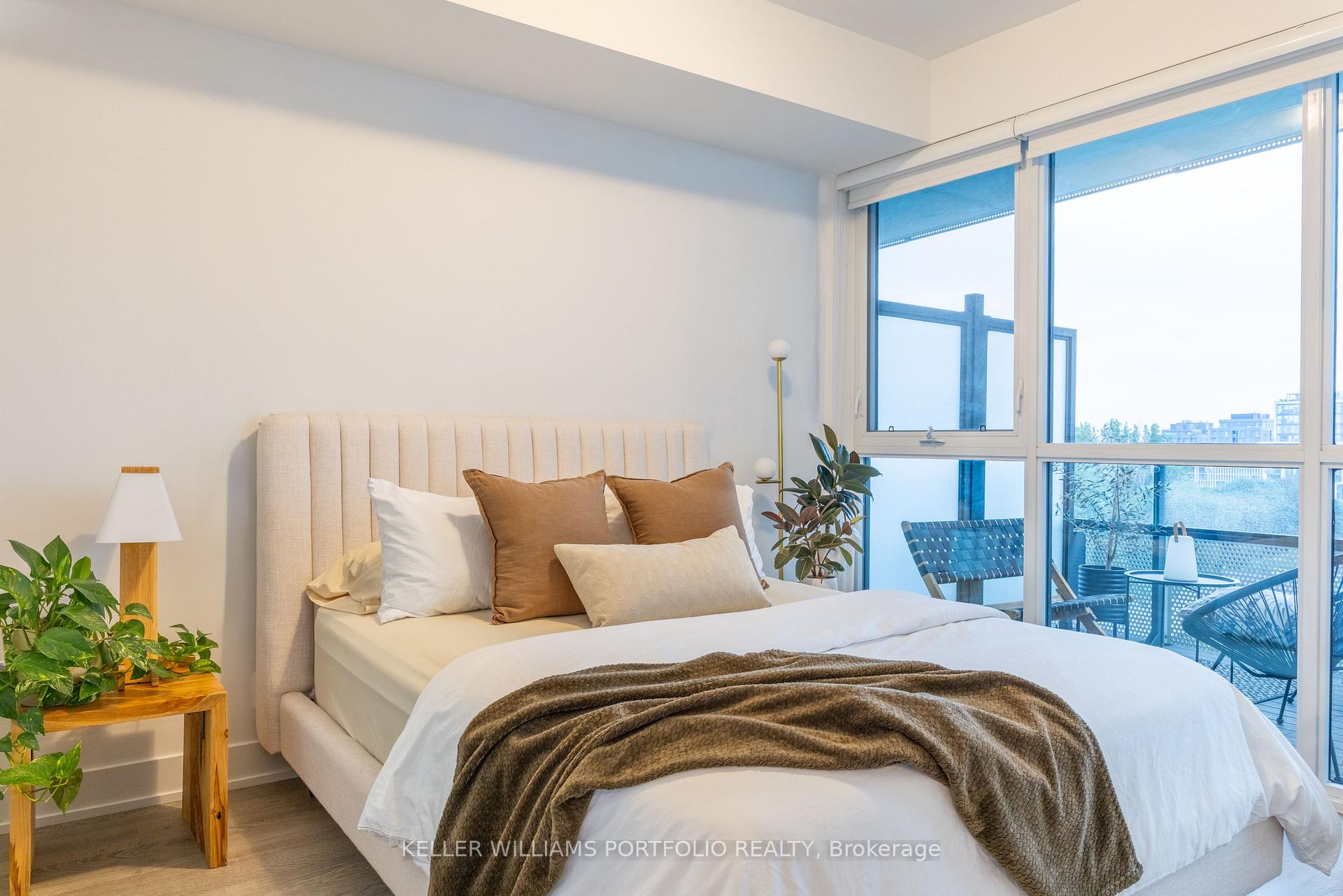Photo 24 of Unit 706, 11 Lillian Street, Toronto, Mount Pleasant West — HOMEH