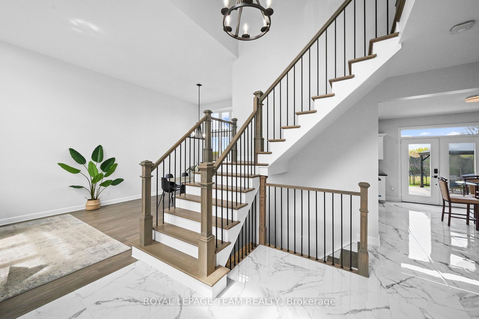 Photo 5 of 6936 Mary Anne Drive, Ottawa, Greely — HOMEH