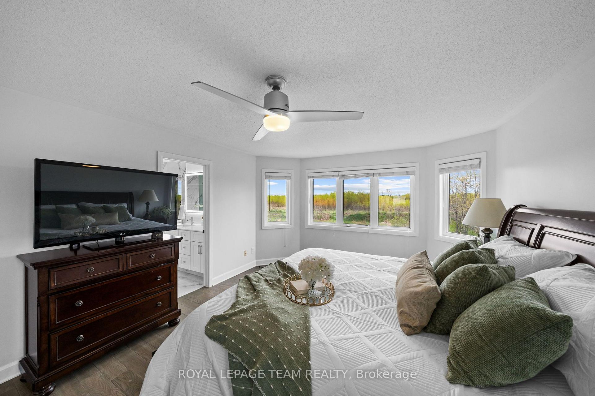 Photo 23 of 6936 Mary Anne Drive, Ottawa, Greely — HOMEH