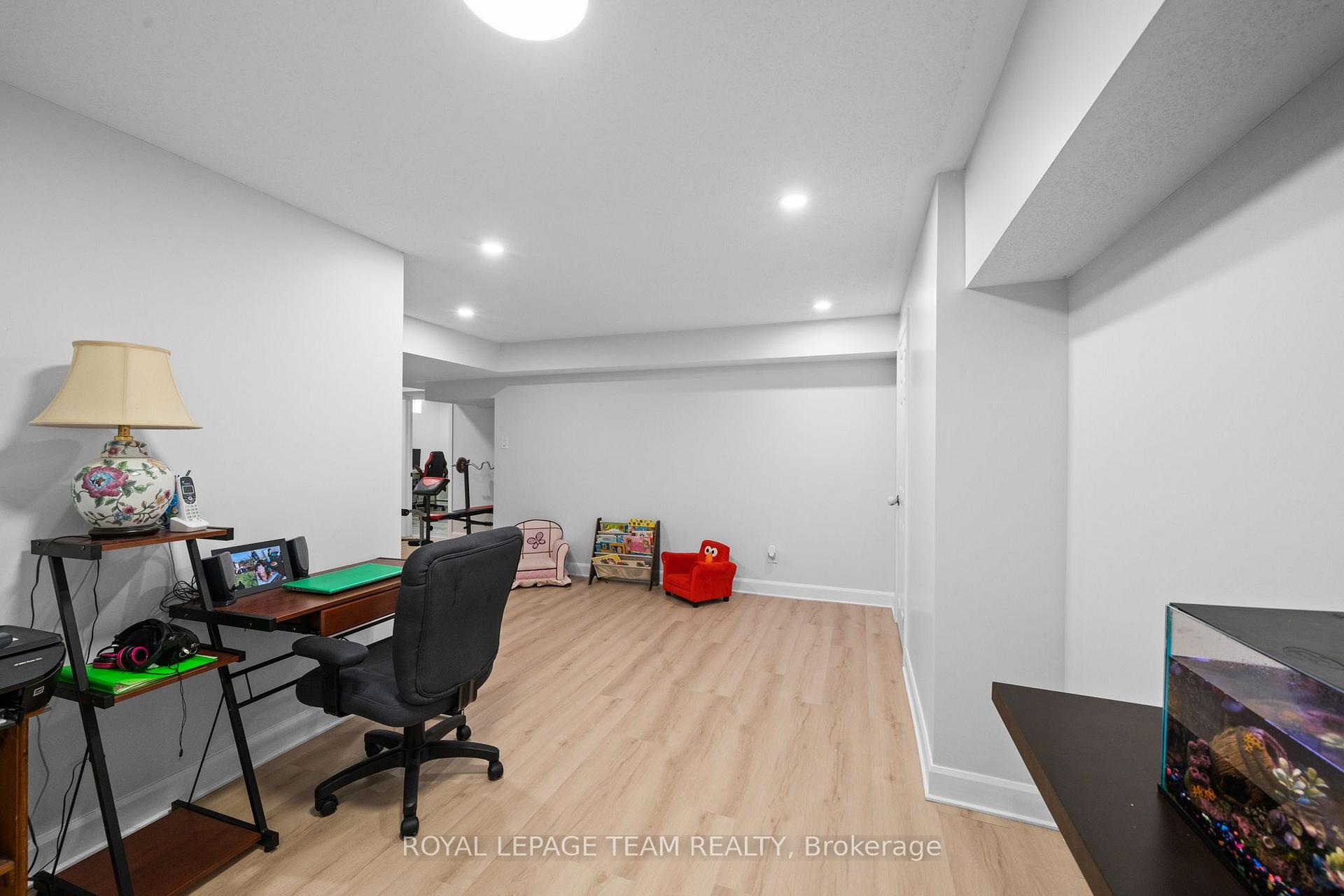 Photo 33 of 6936 Mary Anne Drive, Ottawa, Greely — HOMEH