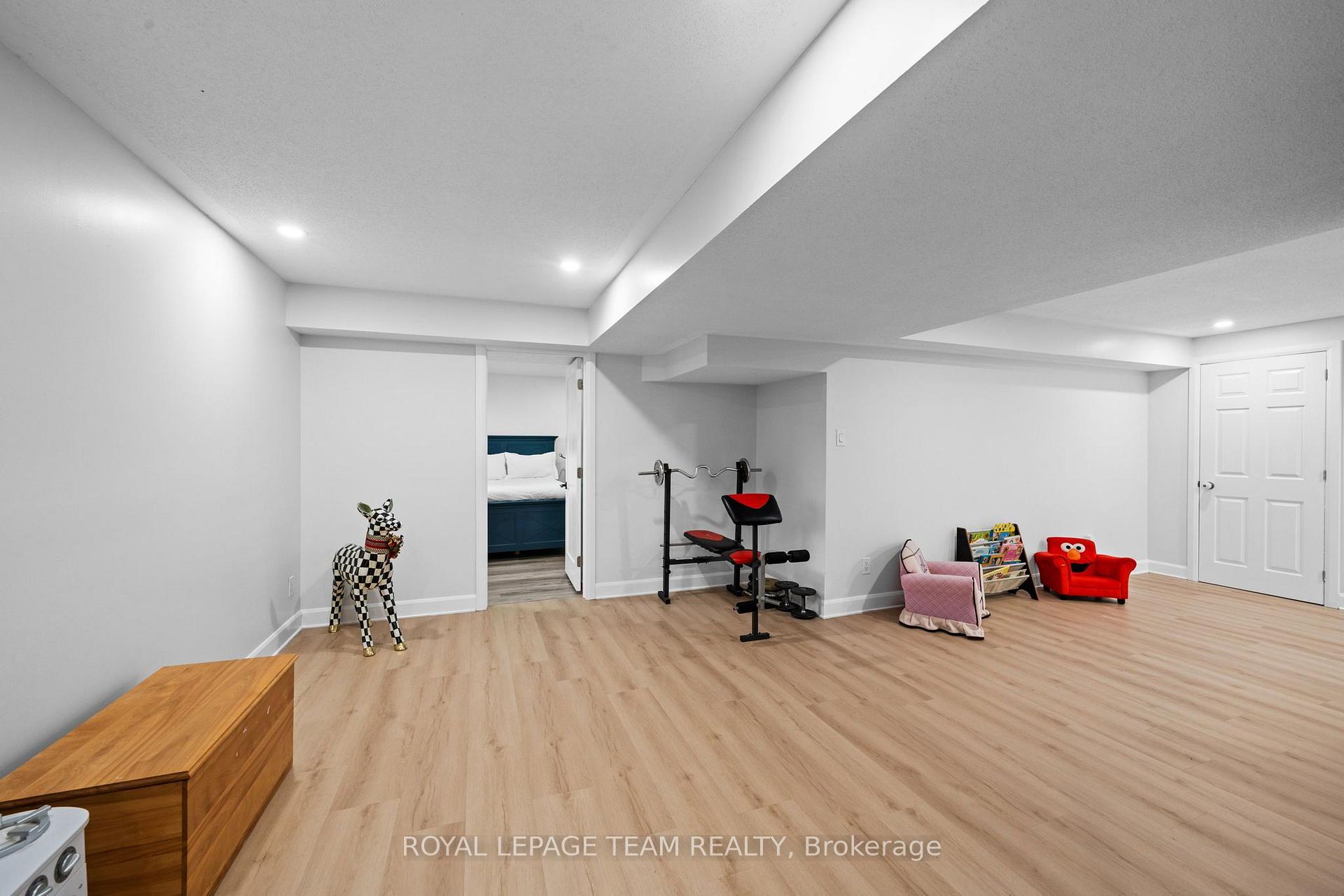 Photo 36 of 6936 Mary Anne Drive, Ottawa, Greely — HOMEH