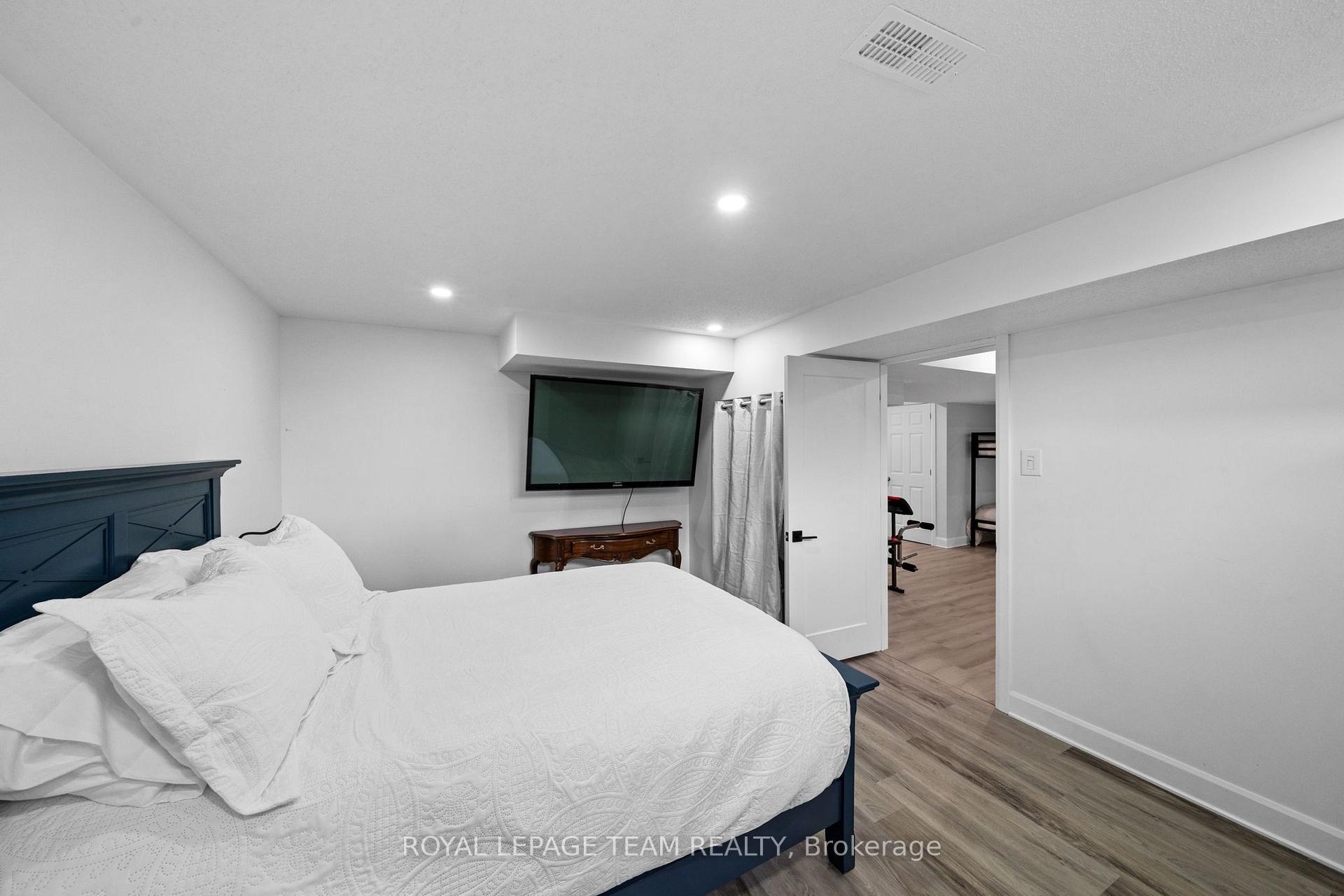 Photo 37 of 6936 Mary Anne Drive, Ottawa, Greely — HOMEH