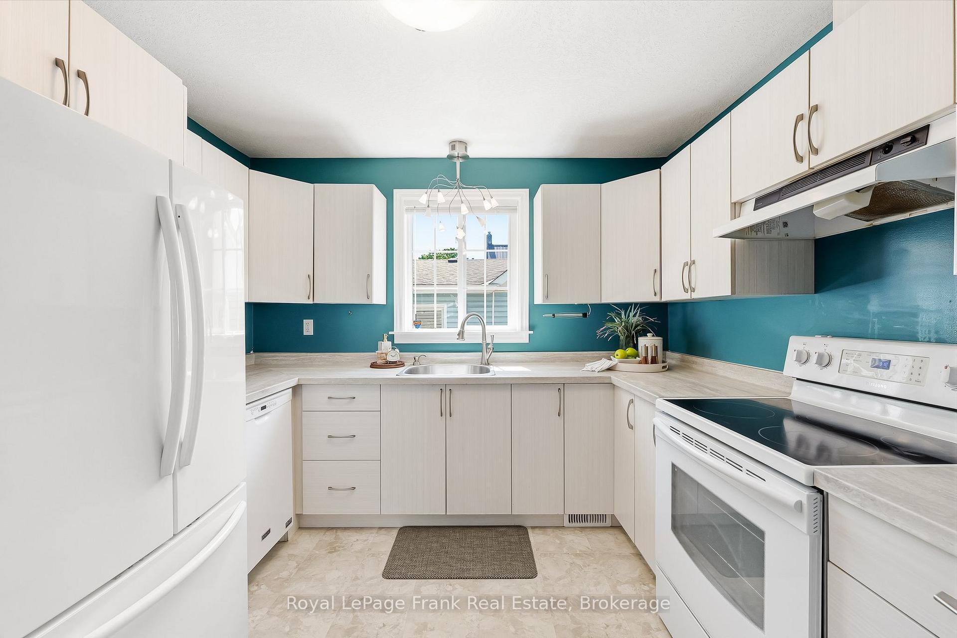 Photo 15 of 25 Barbara Street, Quinte West, Trenton Ward — HOMEH