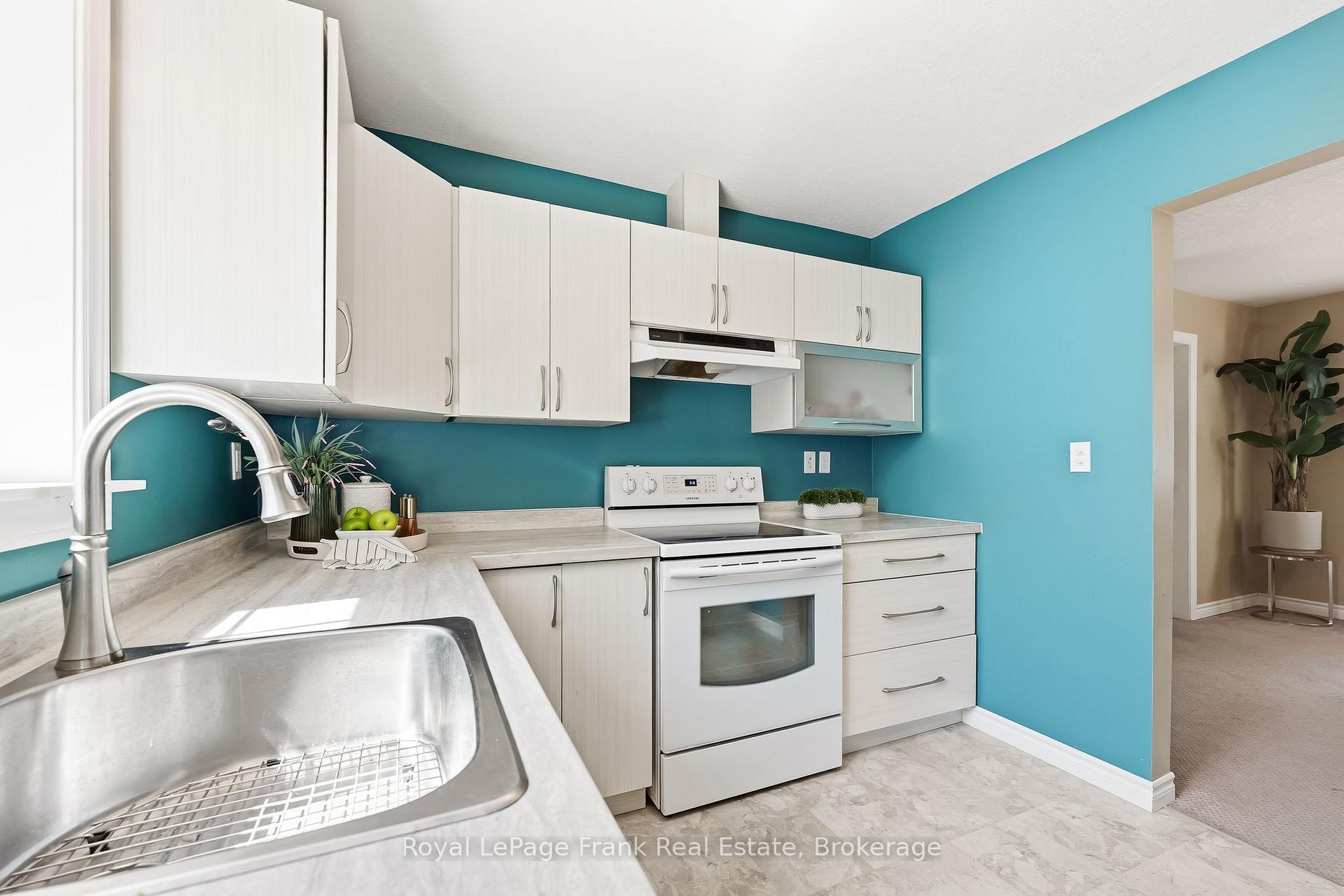 Photo 17 of 25 Barbara Street, Quinte West, Trenton Ward — HOMEH