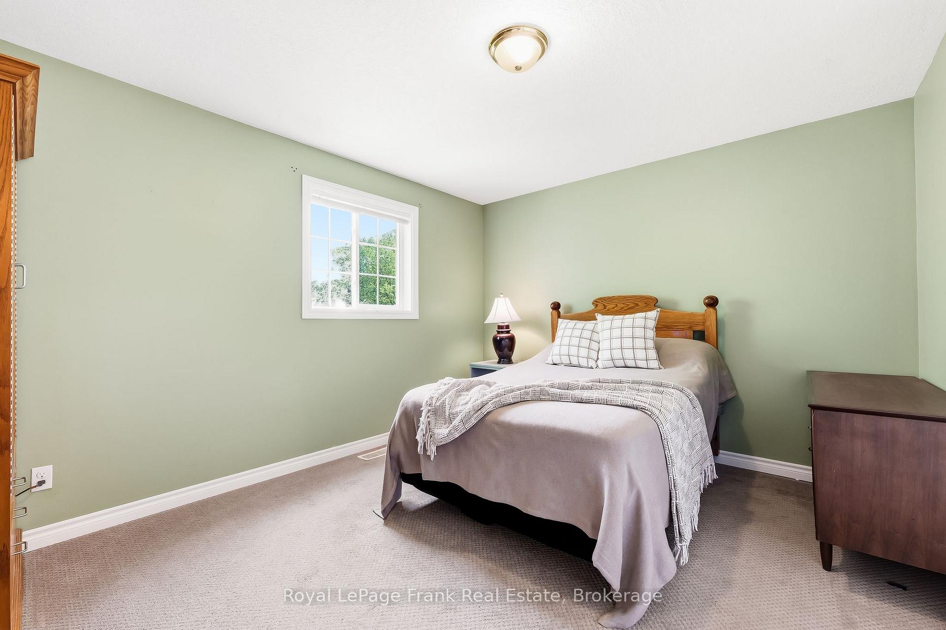 Photo 19 of 25 Barbara Street, Quinte West, Trenton Ward — HOMEH