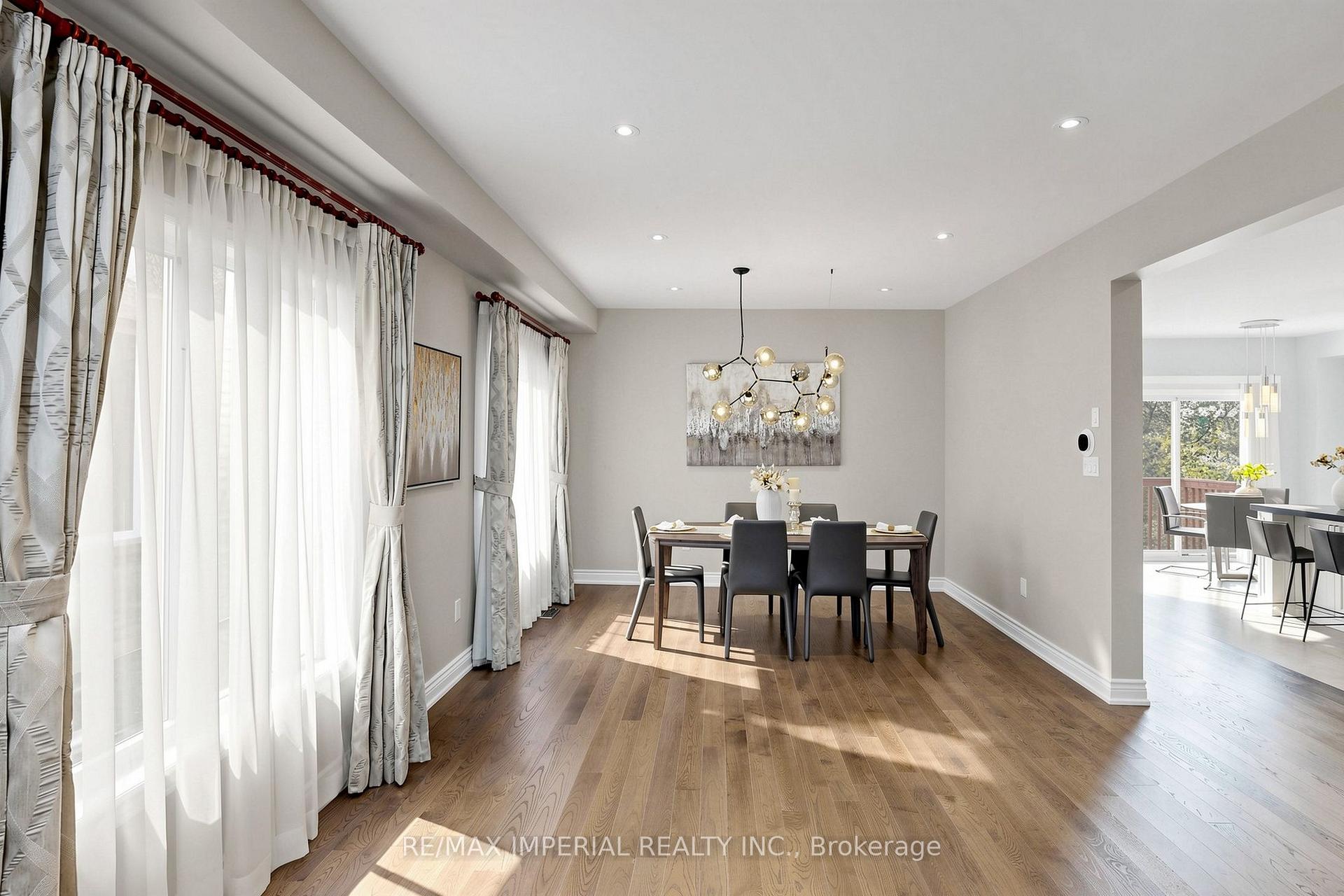 Photo 4 of 53 Rushingbrook Drive, Richmond Hill, Rouge Woods — HOMEH