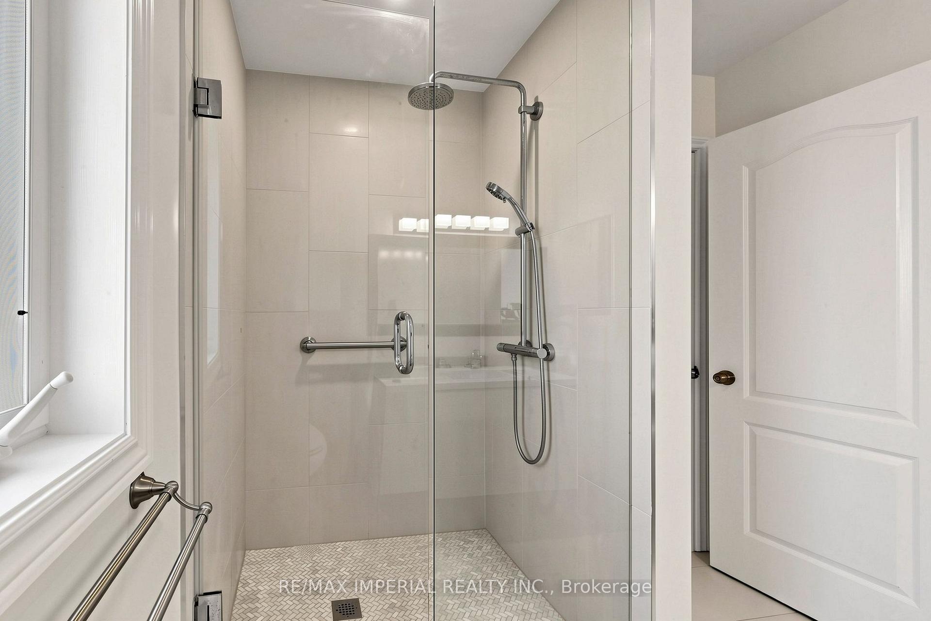 Photo 32 of 53 Rushingbrook Drive, Richmond Hill, Rouge Woods — HOMEH