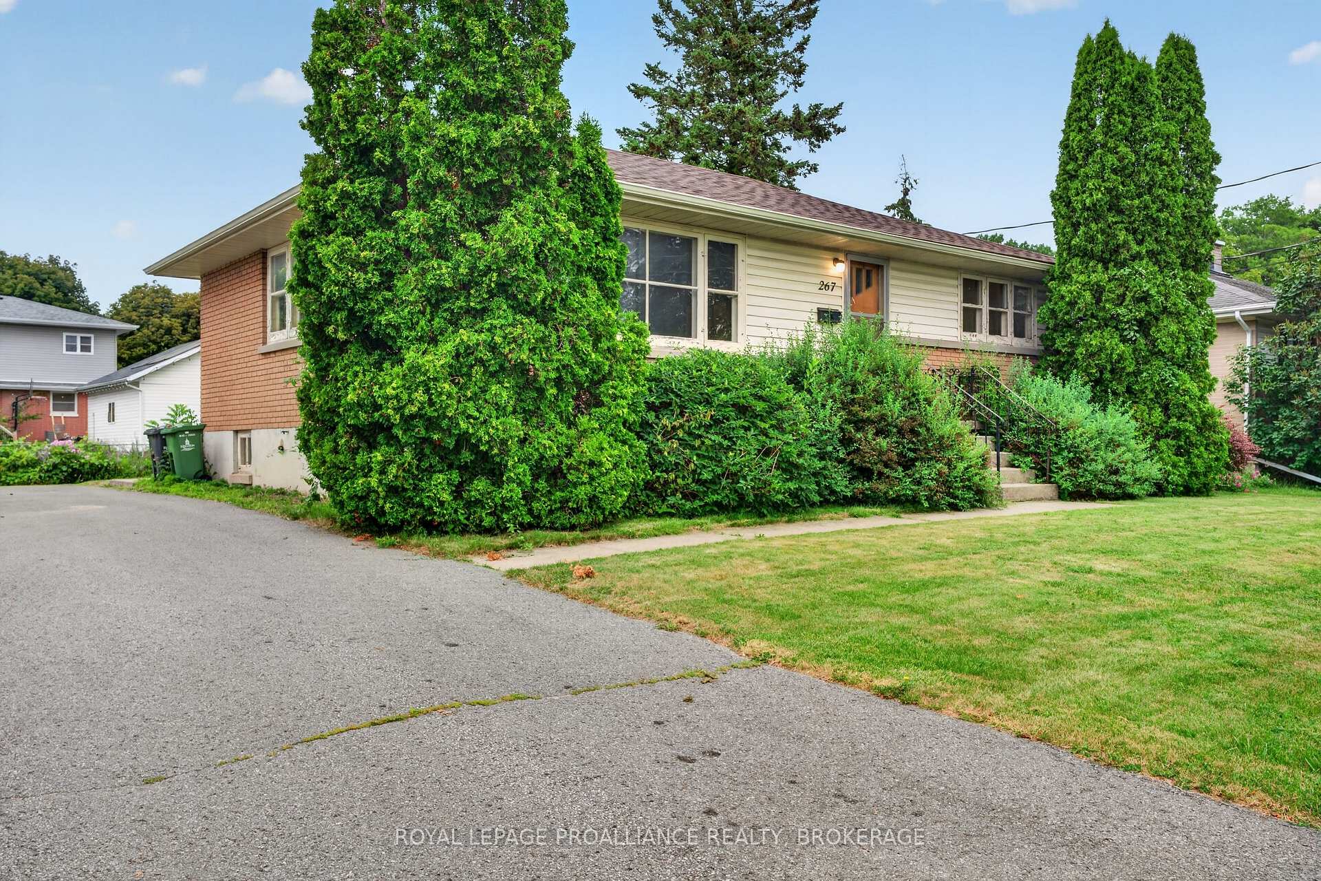 Photo 2 of 267 Lakeview Avenue, Kingston, City SouthWest — HOMEH