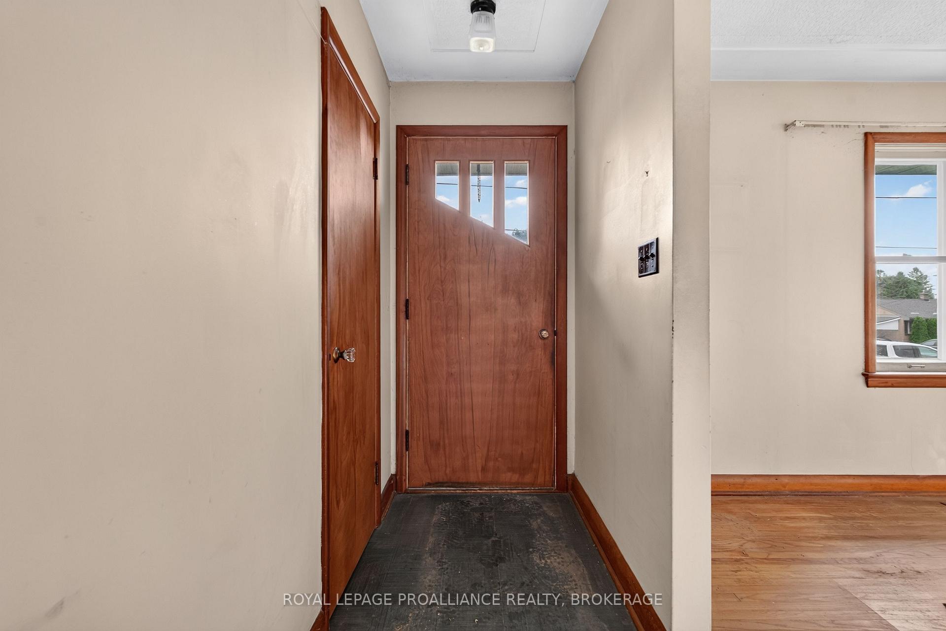 Photo 5 of 267 Lakeview Avenue, Kingston, City SouthWest — HOMEH