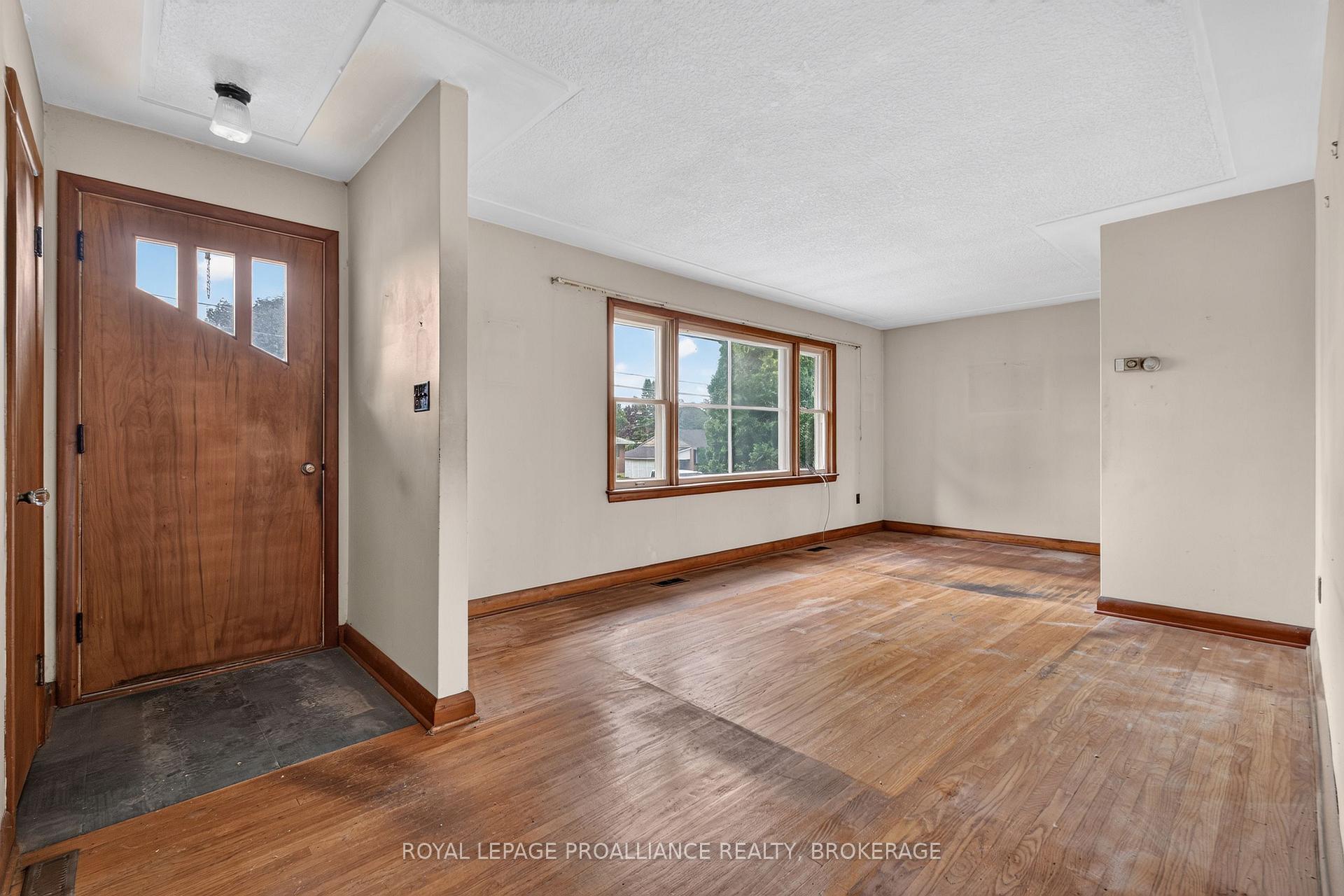 Photo 6 of 267 Lakeview Avenue, Kingston, City SouthWest — HOMEH