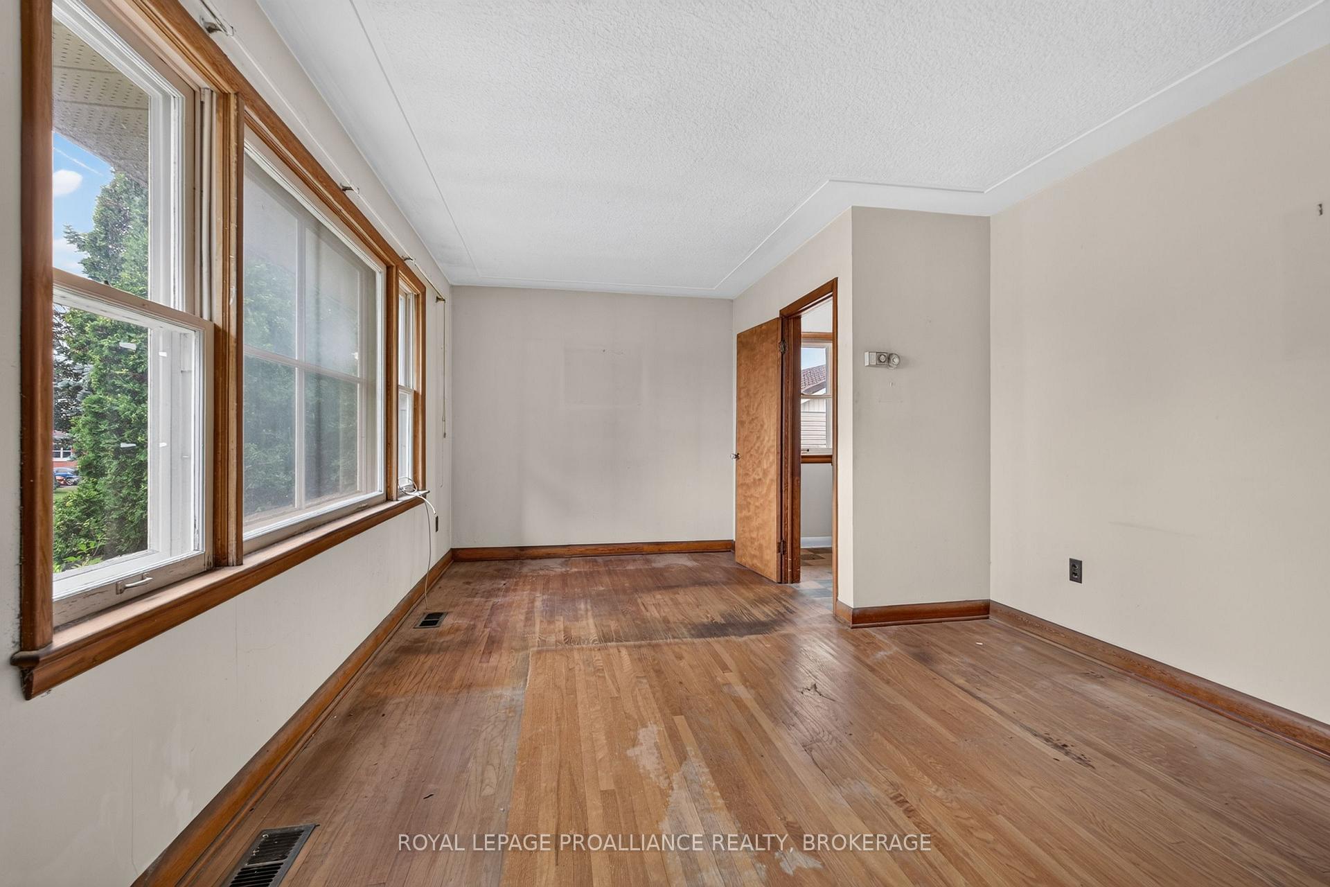 Photo 9 of 267 Lakeview Avenue, Kingston, City SouthWest — HOMEH