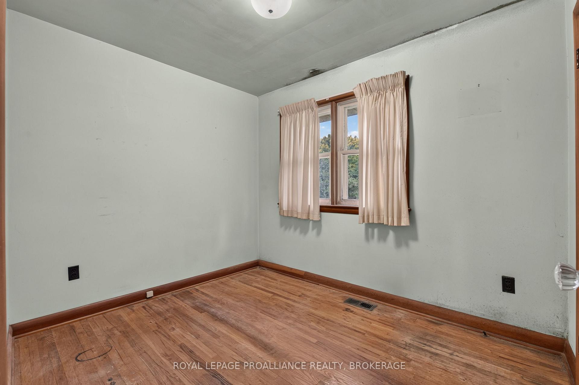 Photo 20 of 267 Lakeview Avenue, Kingston, City SouthWest — HOMEH