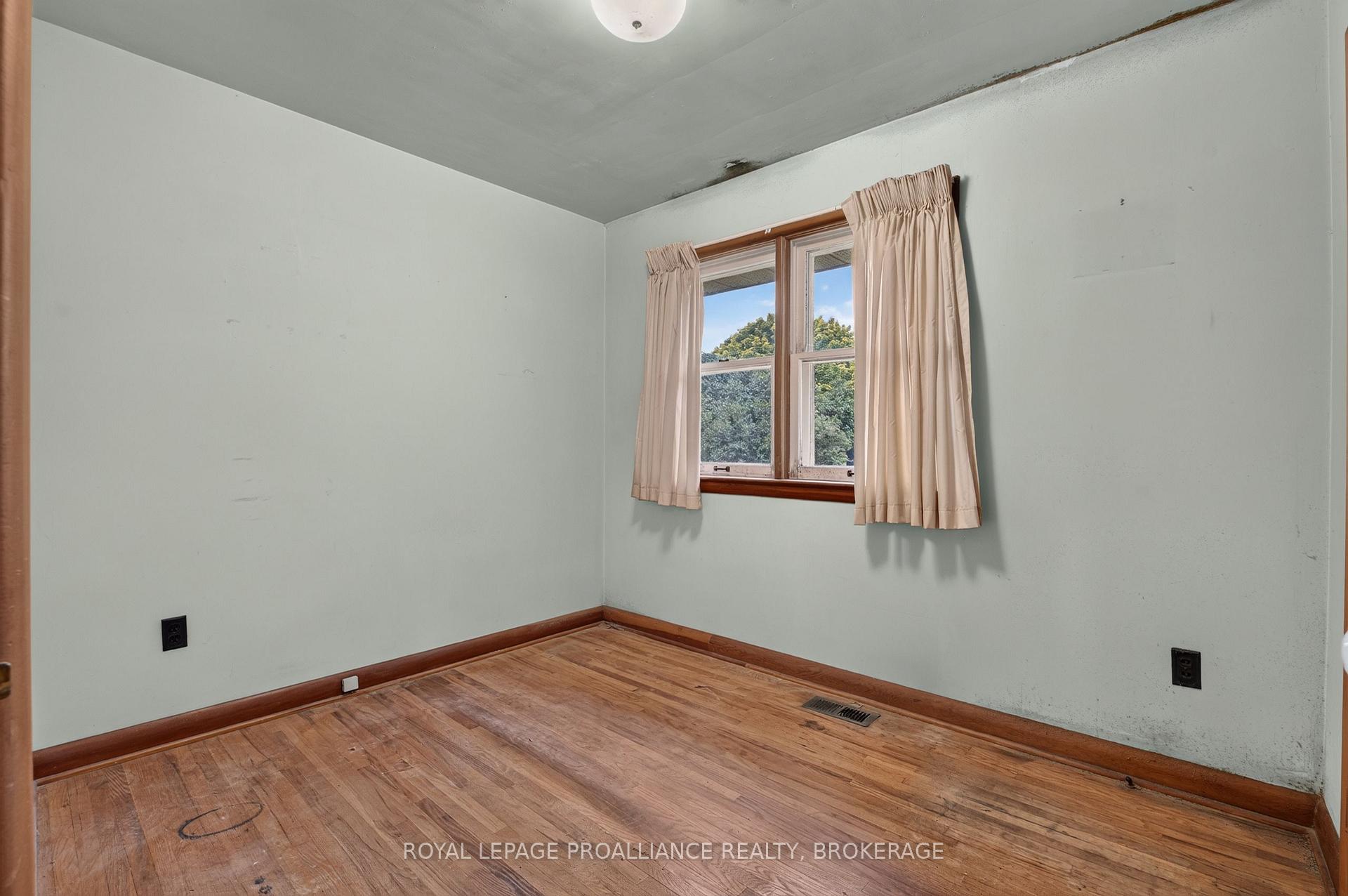 Photo 22 of 267 Lakeview Avenue, Kingston, City SouthWest — HOMEH