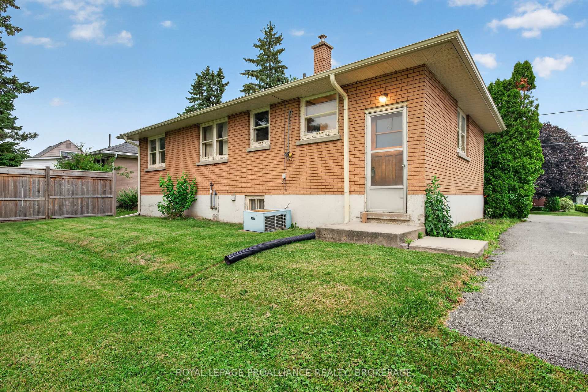 Photo 36 of 267 Lakeview Avenue, Kingston, City SouthWest — HOMEH