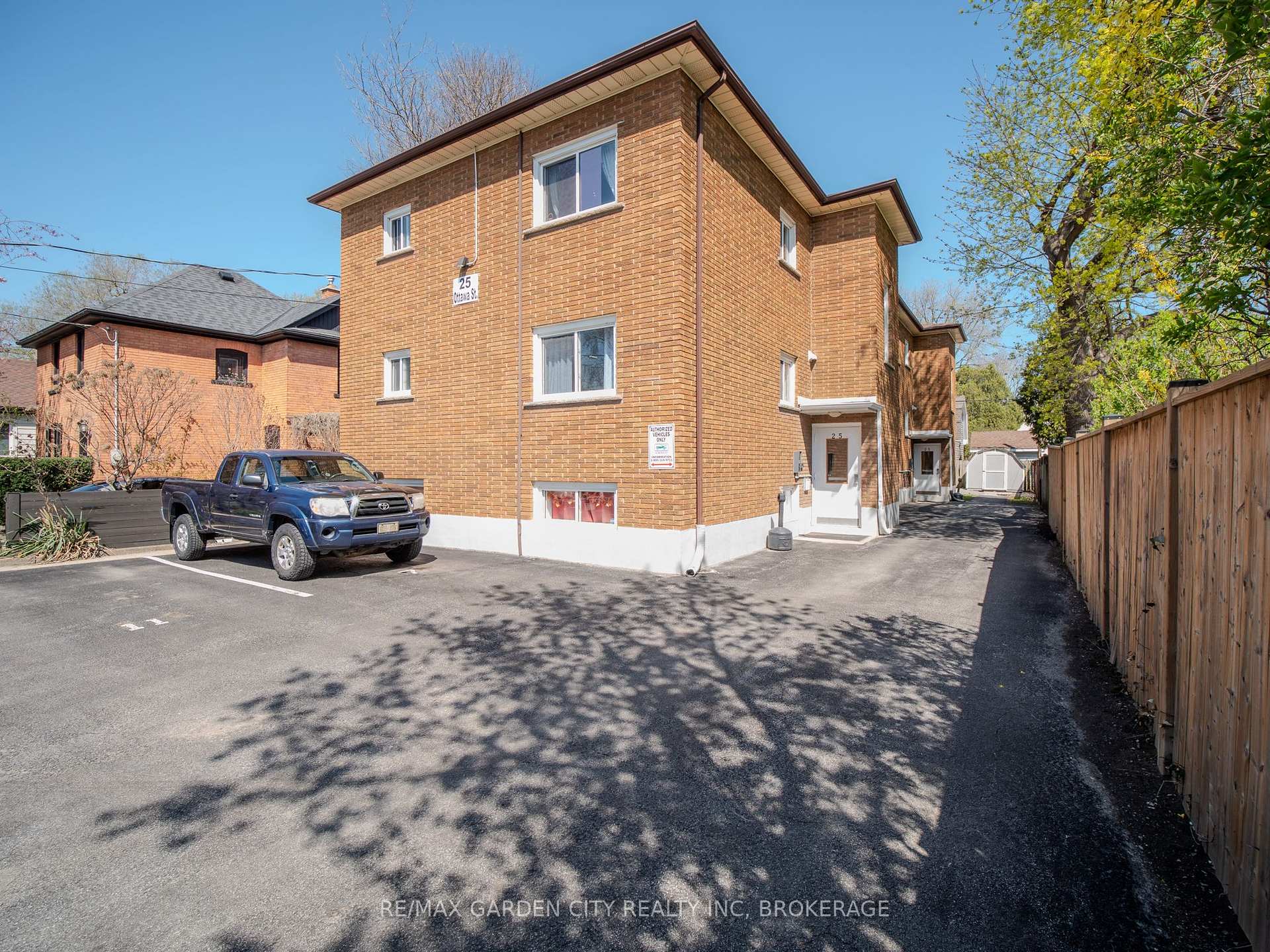 Photo 1 of 25 Ottawa Street, St. Catharines, Downtown — HOMEH