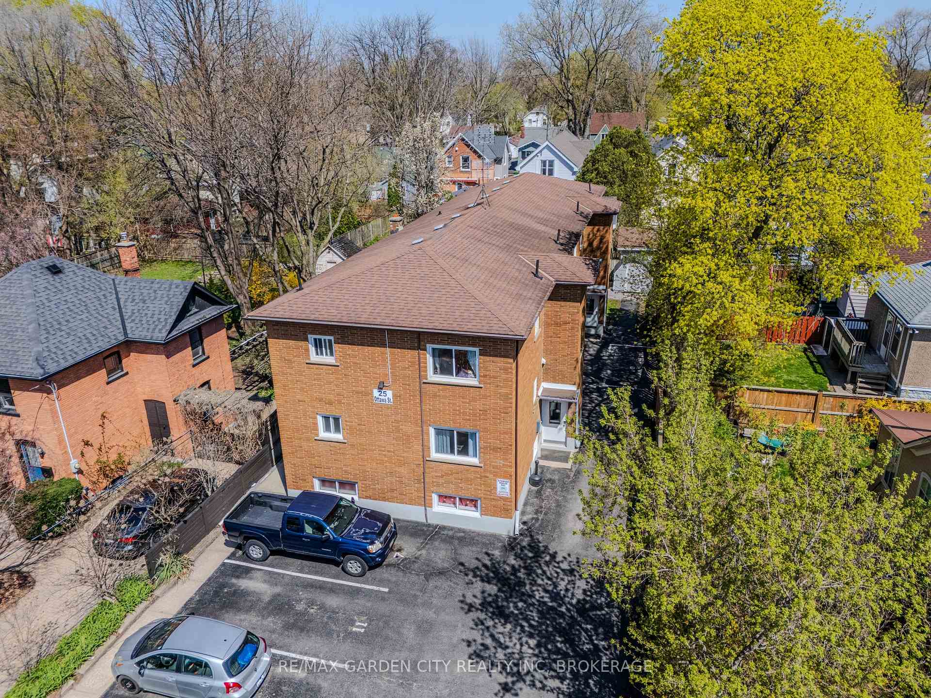 Photo 2 of 25 Ottawa Street, St. Catharines, Downtown — HOMEH