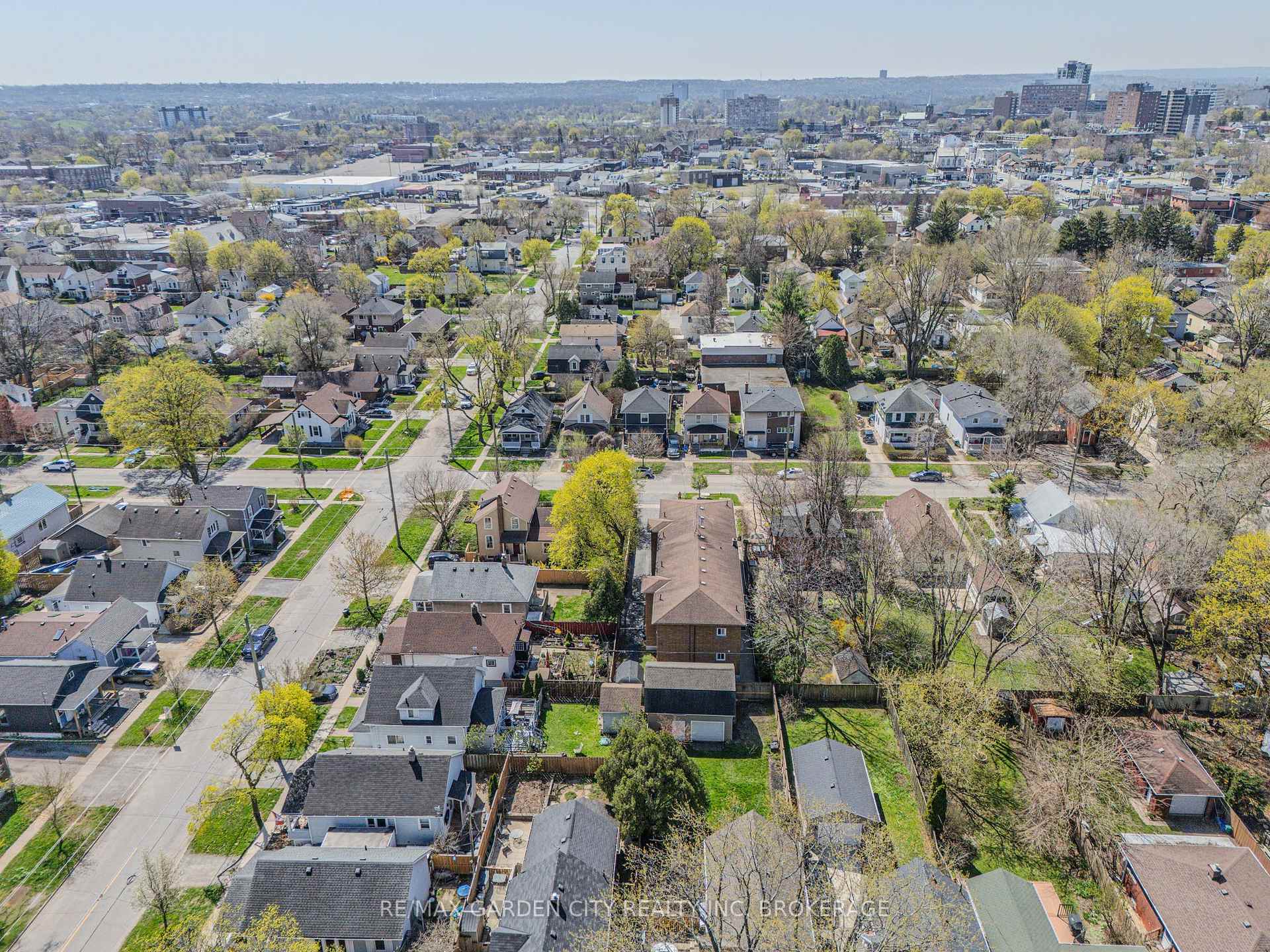 Photo 9 of 25 Ottawa Street, St. Catharines, Downtown — HOMEH