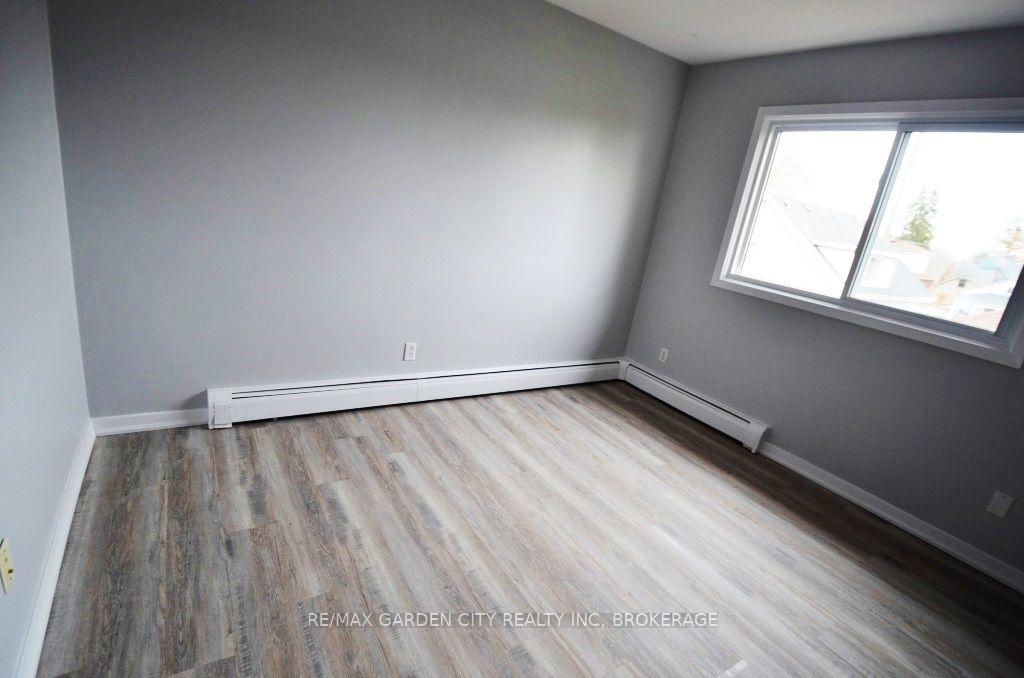 Photo 16 of 25 Ottawa Street, St. Catharines, Downtown — HOMEH