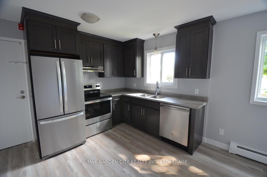 Photo 20 of 25 Ottawa Street, St. Catharines, Downtown — HOMEH