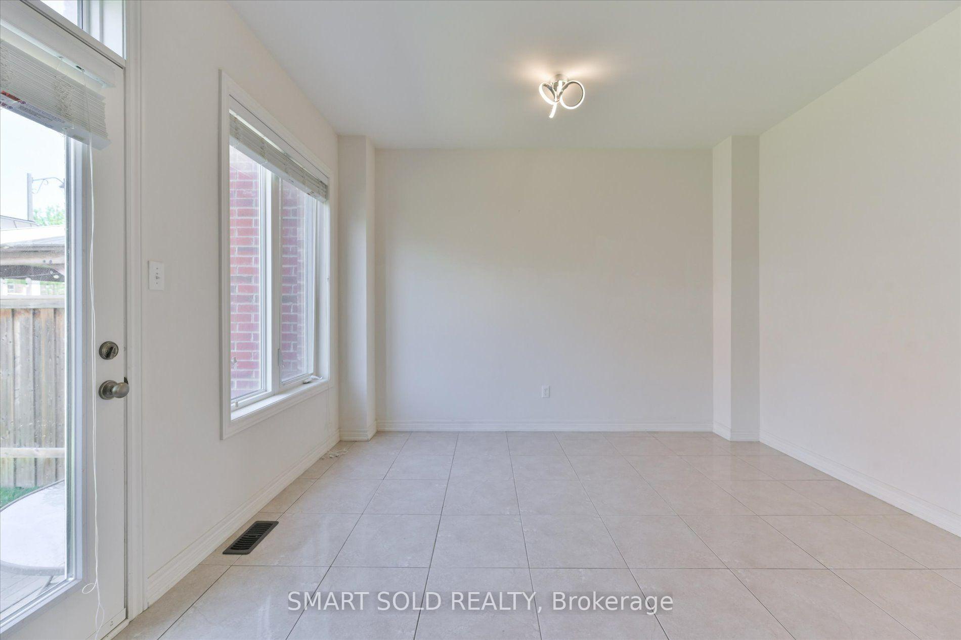 Photo 7 of 76 Christian Ritter Drive, Markham, Berczy — HOMEH