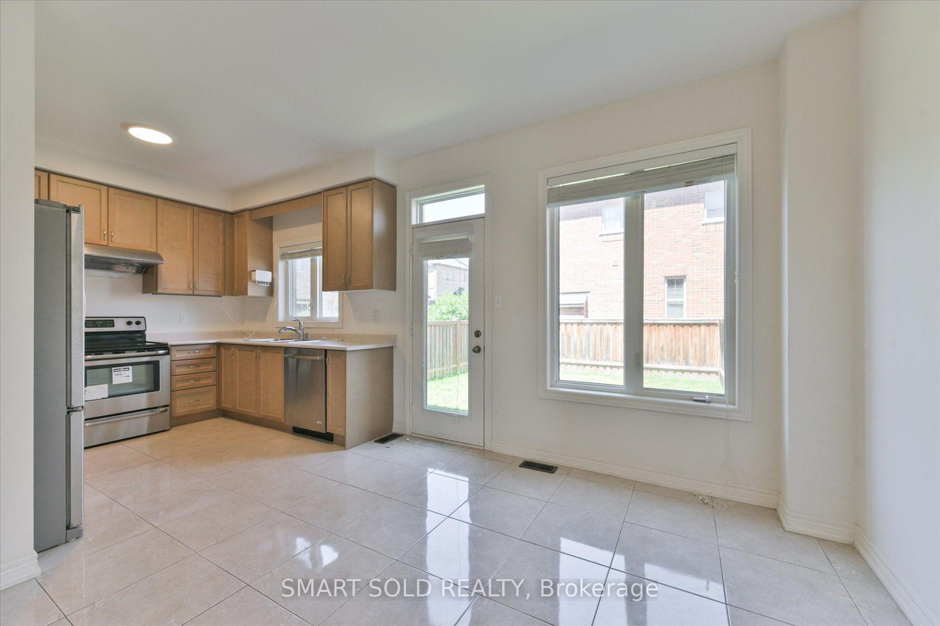 Photo 8 of 76 Christian Ritter Drive, Markham, Berczy — HOMEH