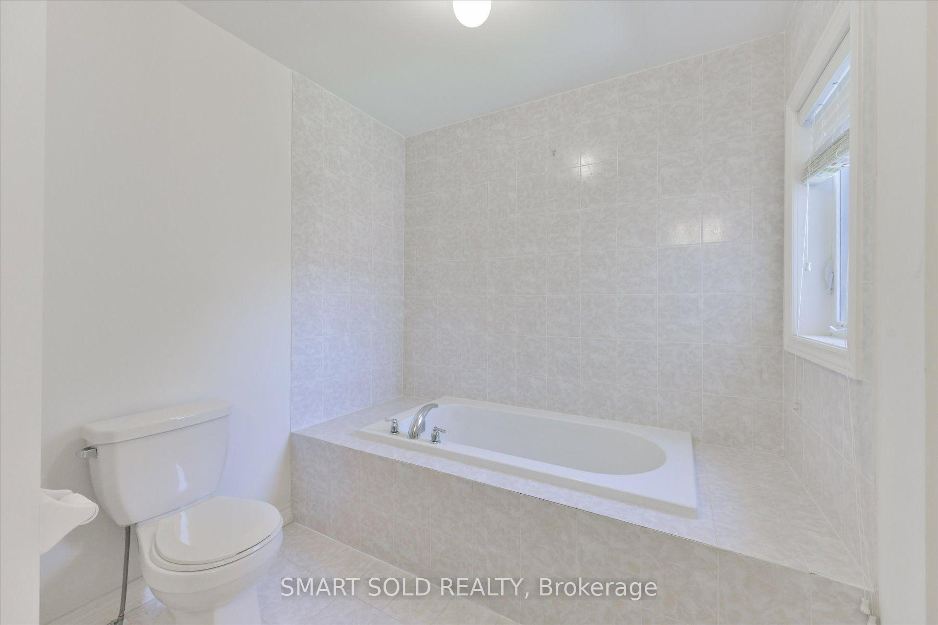 Photo 19 of 76 Christian Ritter Drive, Markham, Berczy — HOMEH
