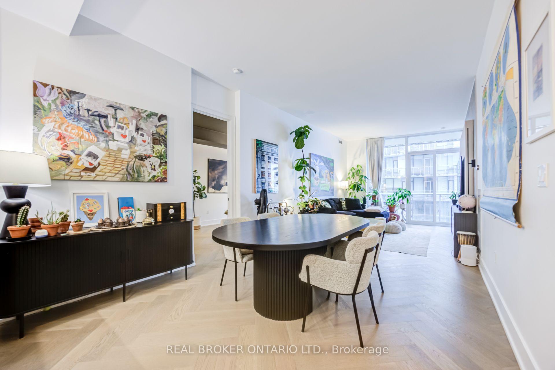 Photo of Unit 916, 29 Queens Quay E